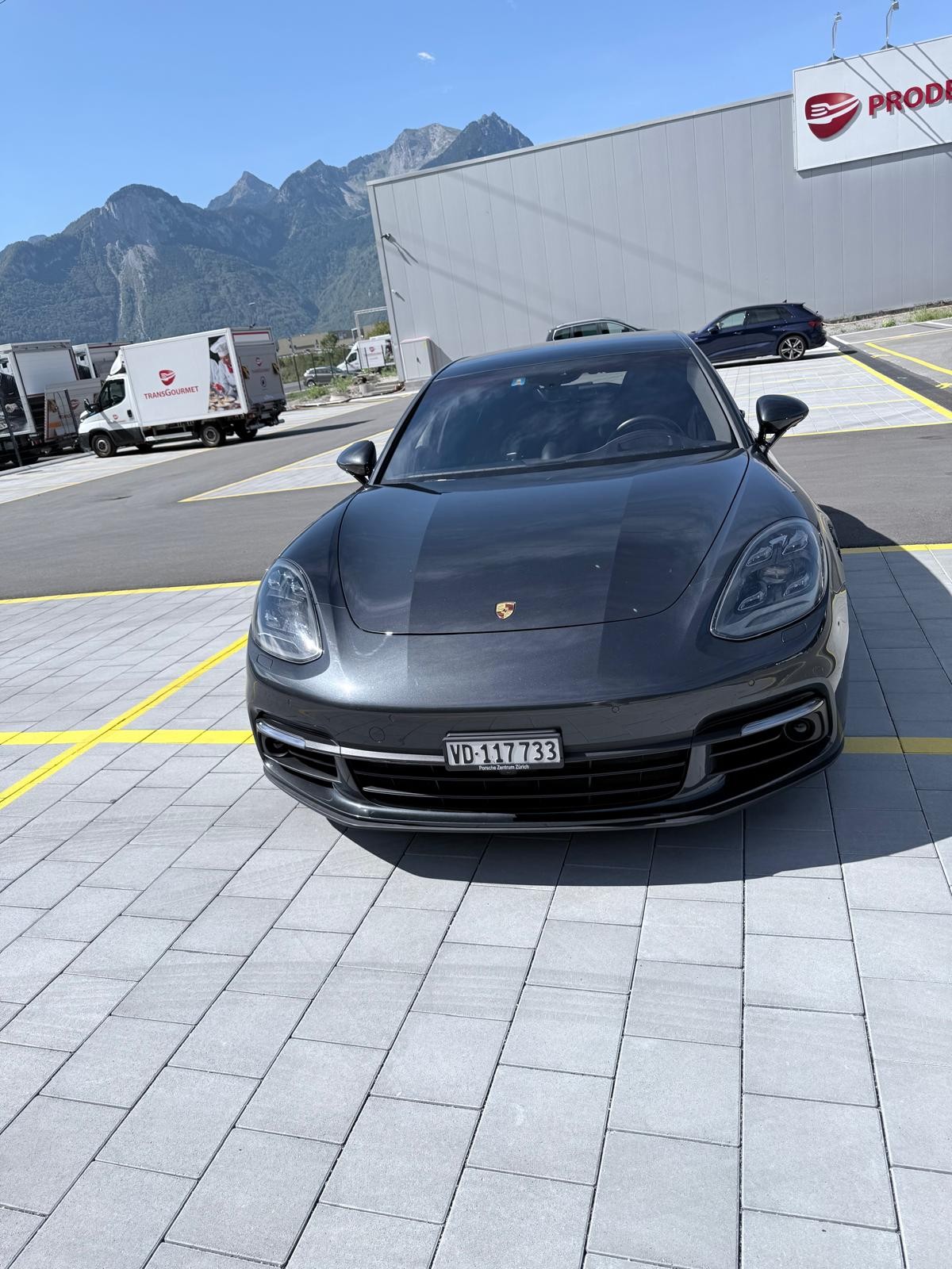 Car photo