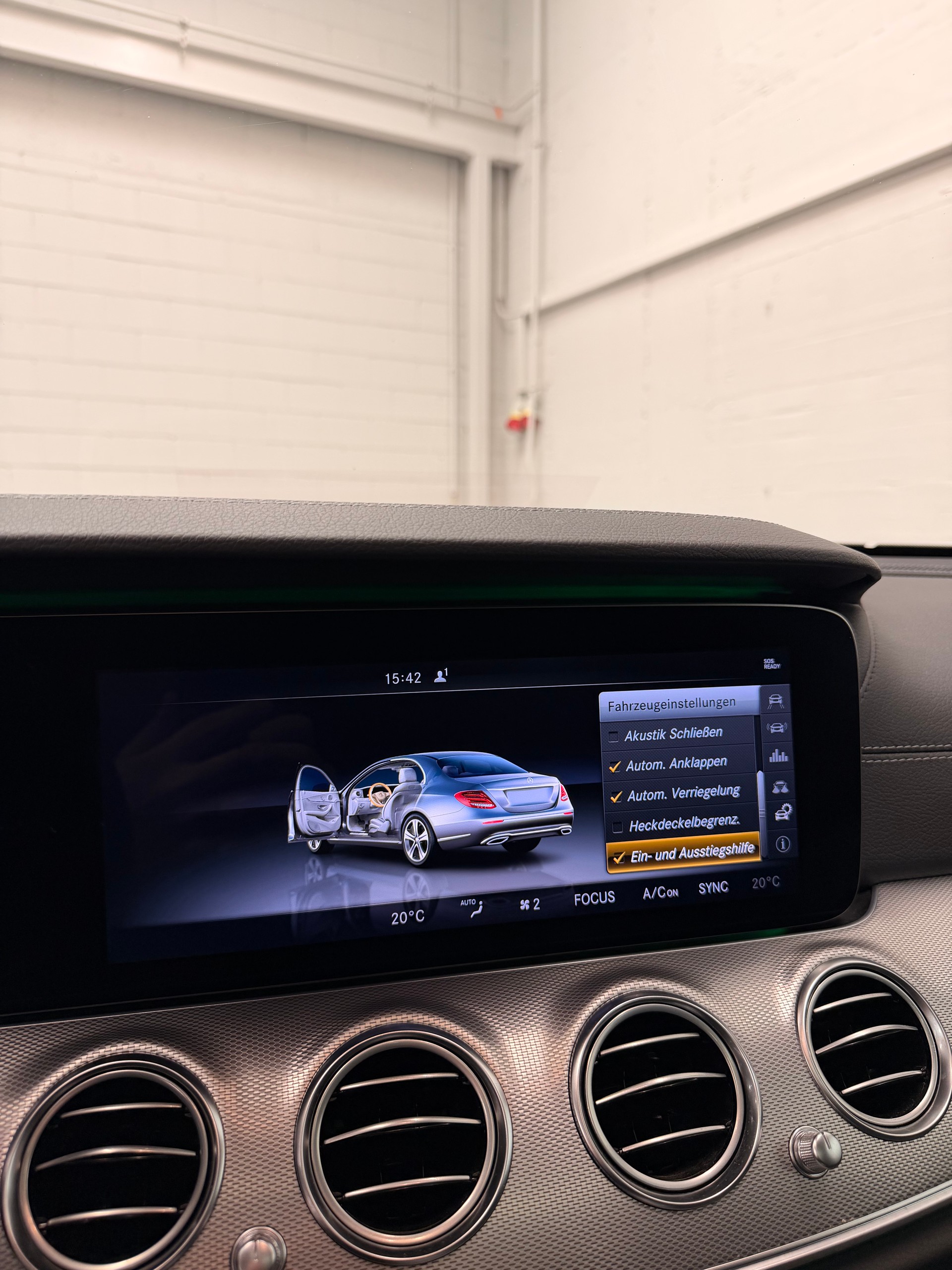 MERCEDES-BENZ E 43 AMG 4Matic 9G-Tronic Limited Matt Brown Performance Vollausstattung-image-23