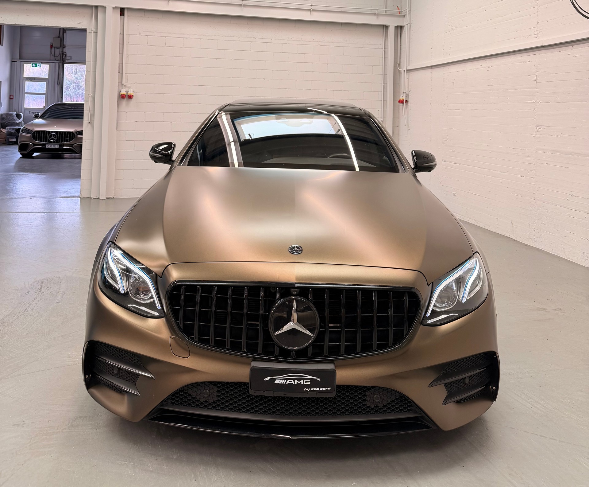 MERCEDES-BENZ E 43 AMG 4Matic 9G-Tronic Limited Matt Brown Performance Vollausstattung-image-3