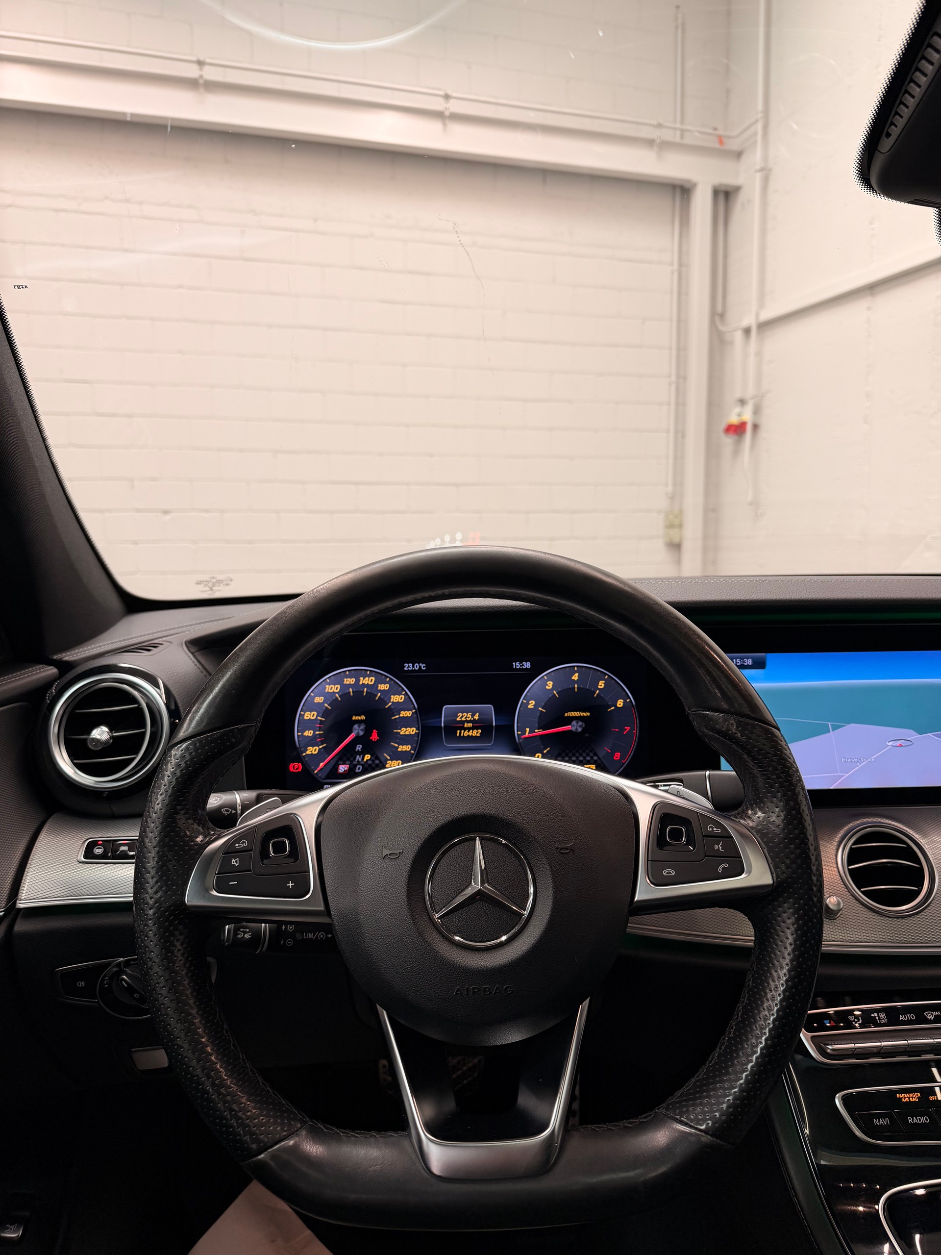 MERCEDES-BENZ E 43 AMG 4Matic 9G-Tronic Limited Matt Brown Performance Vollausstattung-image-12