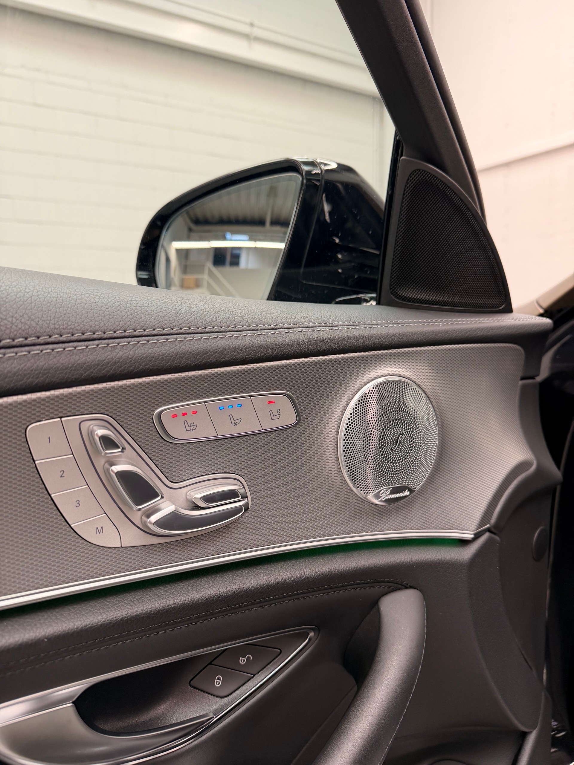 MERCEDES-BENZ E 43 AMG 4Matic 9G-Tronic Limited Matt Brown Performance Vollausstattung-image-15