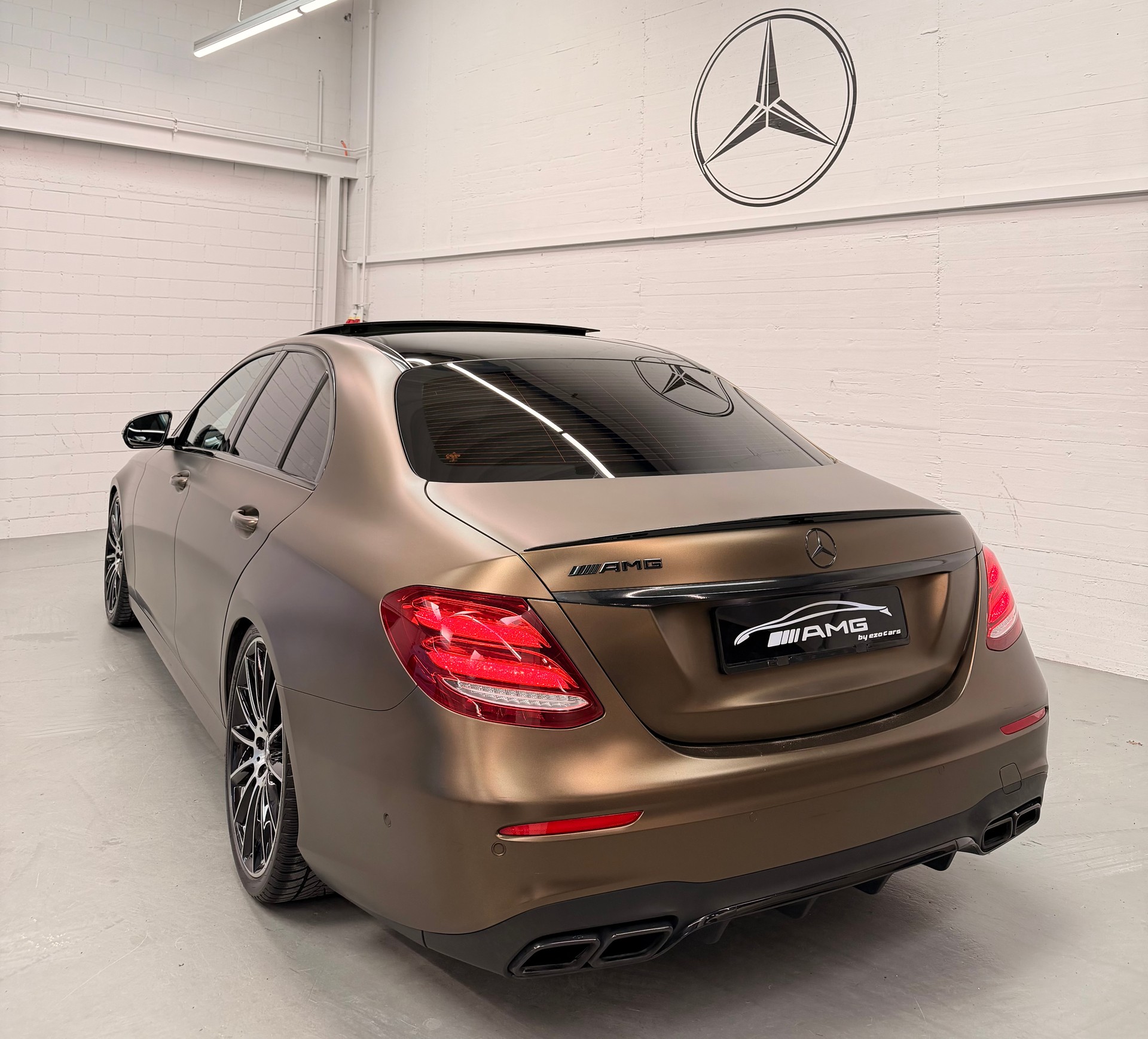 MERCEDES-BENZ E 43 AMG 4Matic 9G-Tronic Limited Matt Brown Performance Vollausstattung-image-6