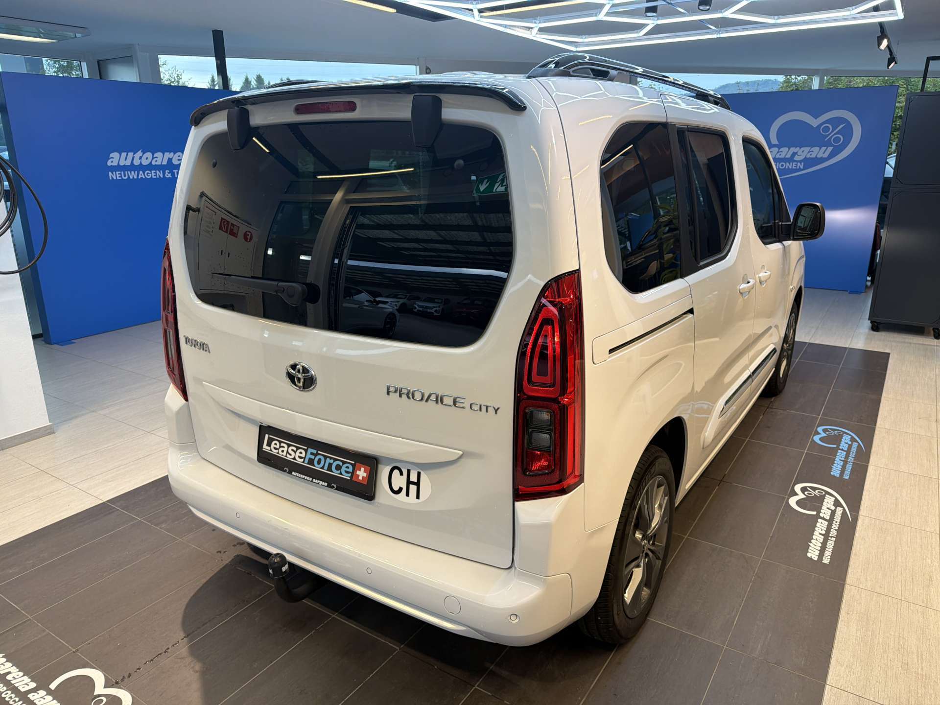 TOYOTA Proace City Verso 1.2 Comfort Automat-showroom-element-2