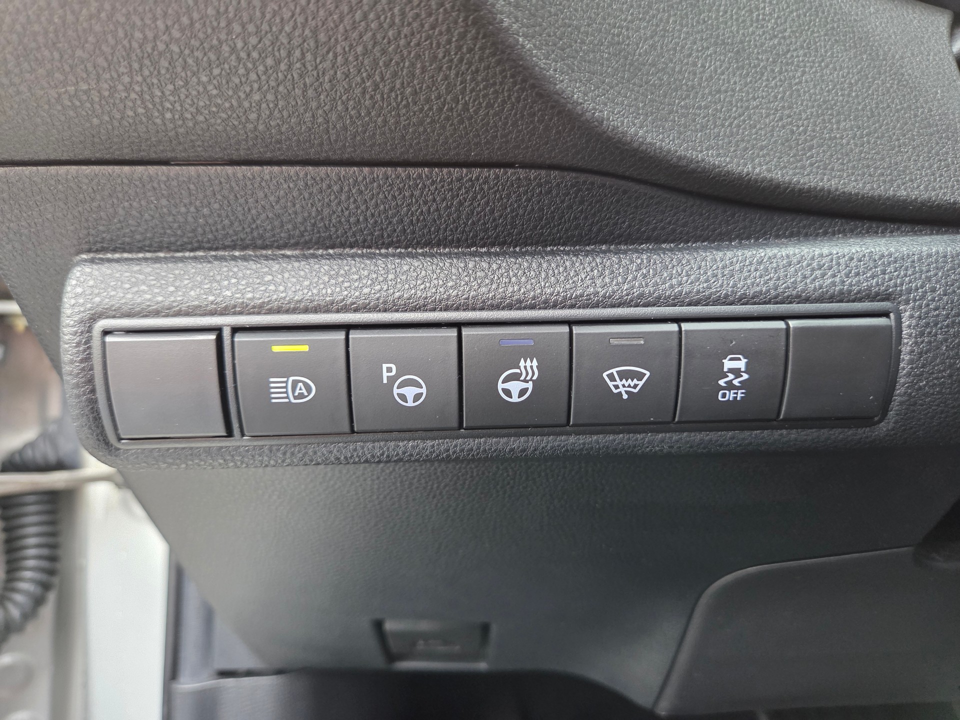 TOYOTA Corolla 2.0 HSD Premium e-CVT-image-18