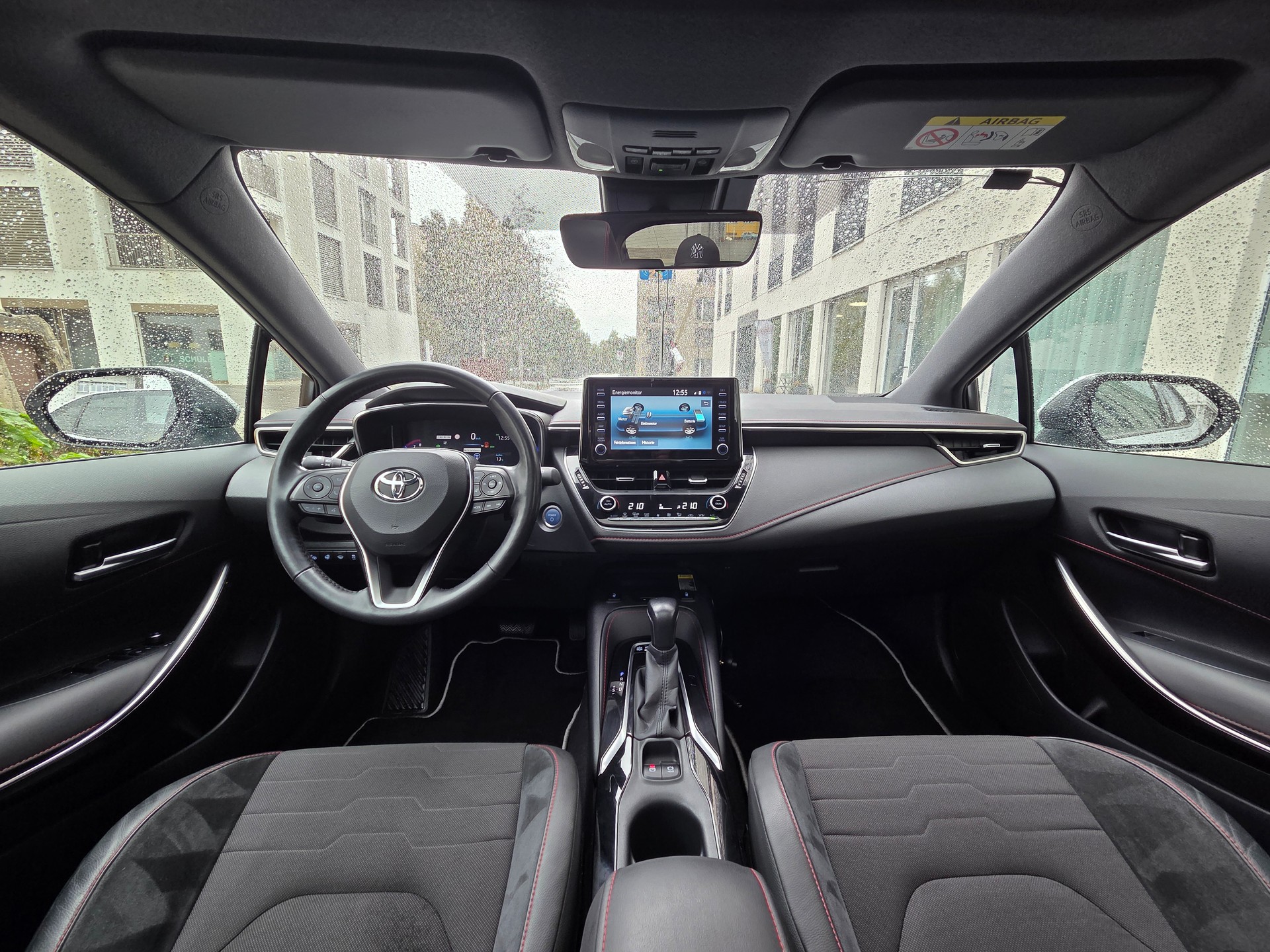 TOYOTA Corolla 2.0 HSD Premium e-CVT-image-11