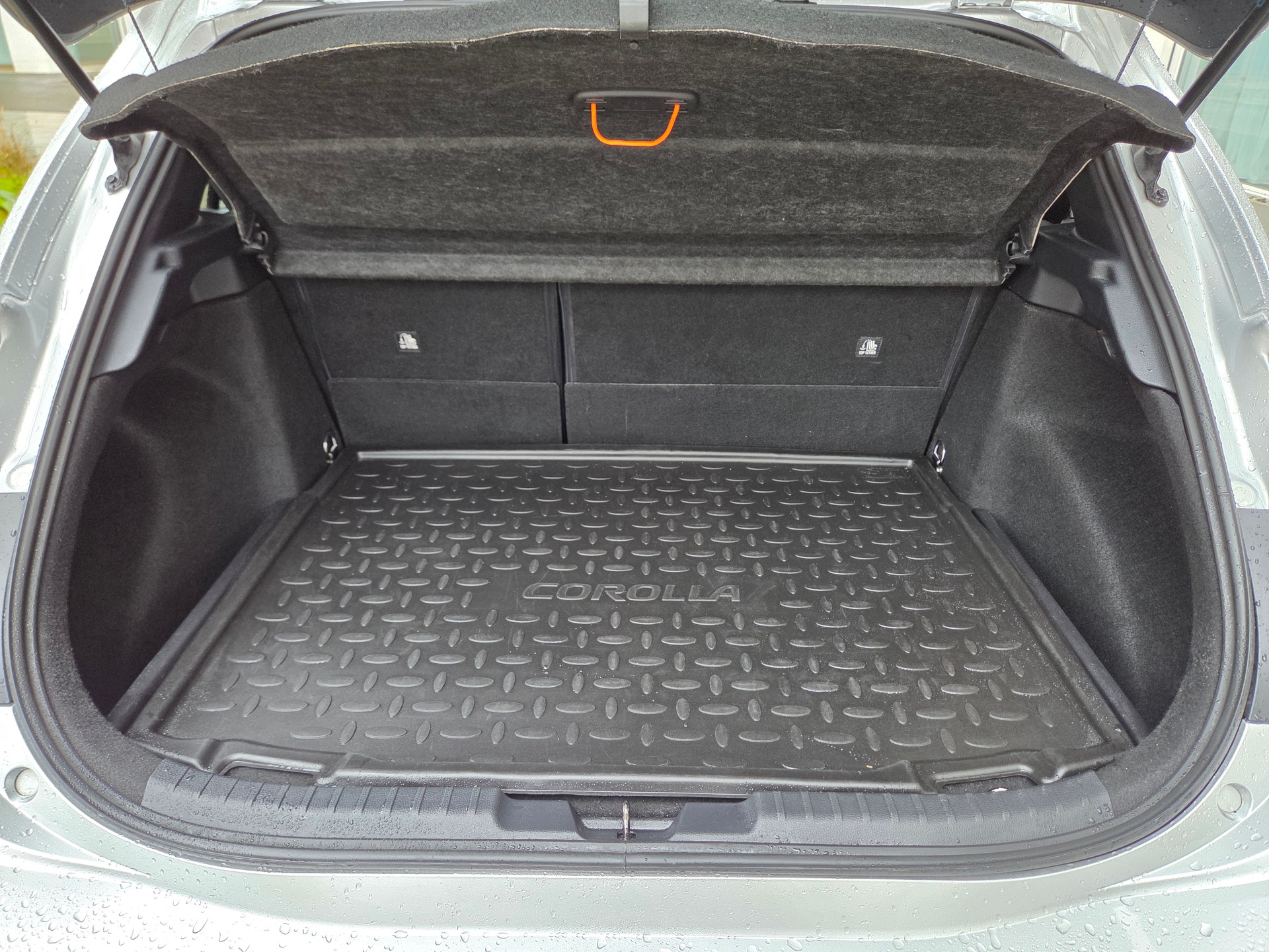 TOYOTA Corolla 2.0 HSD Premium e-CVT-image-26