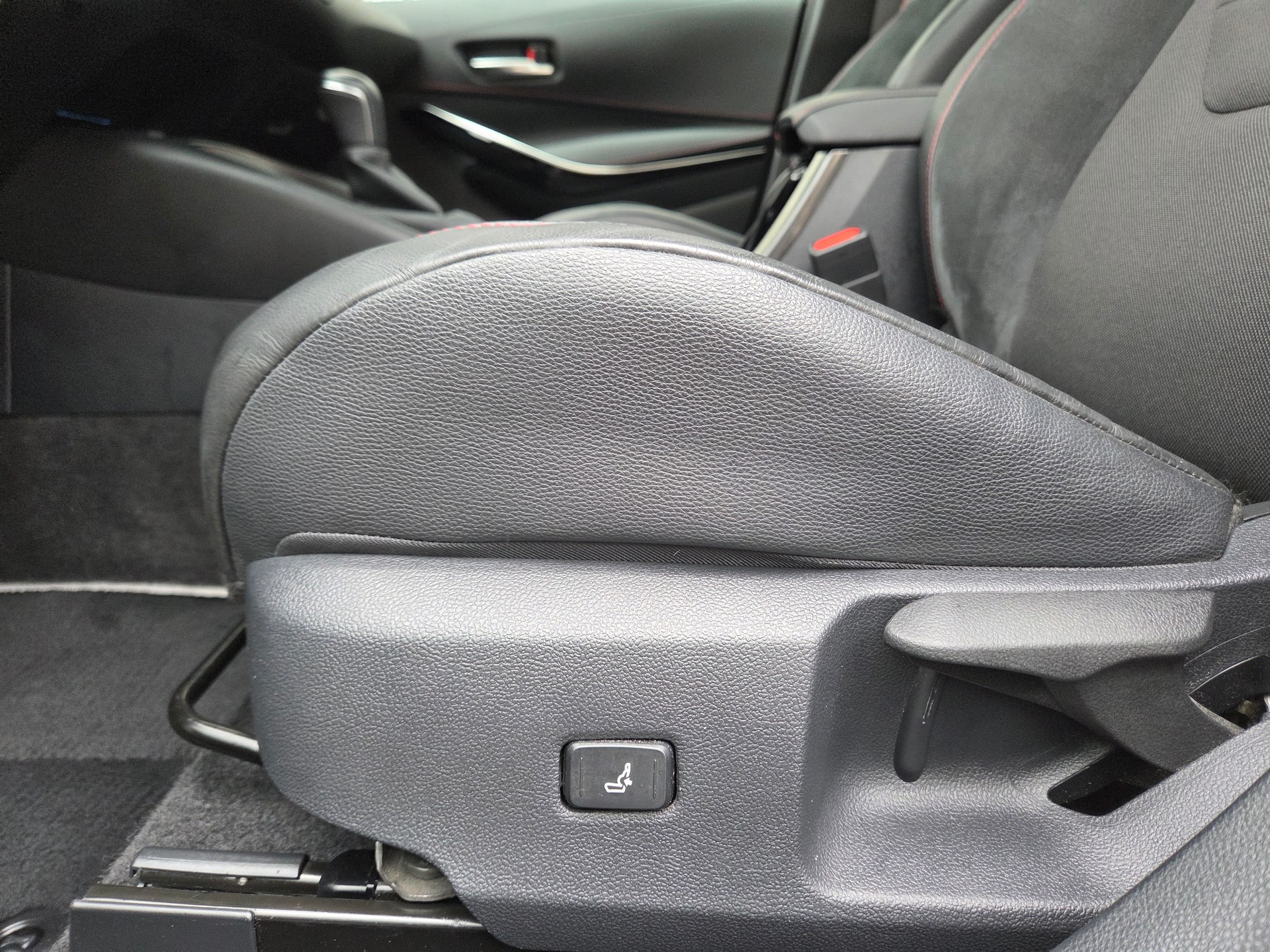 TOYOTA Corolla 2.0 HSD Premium e-CVT-image-23