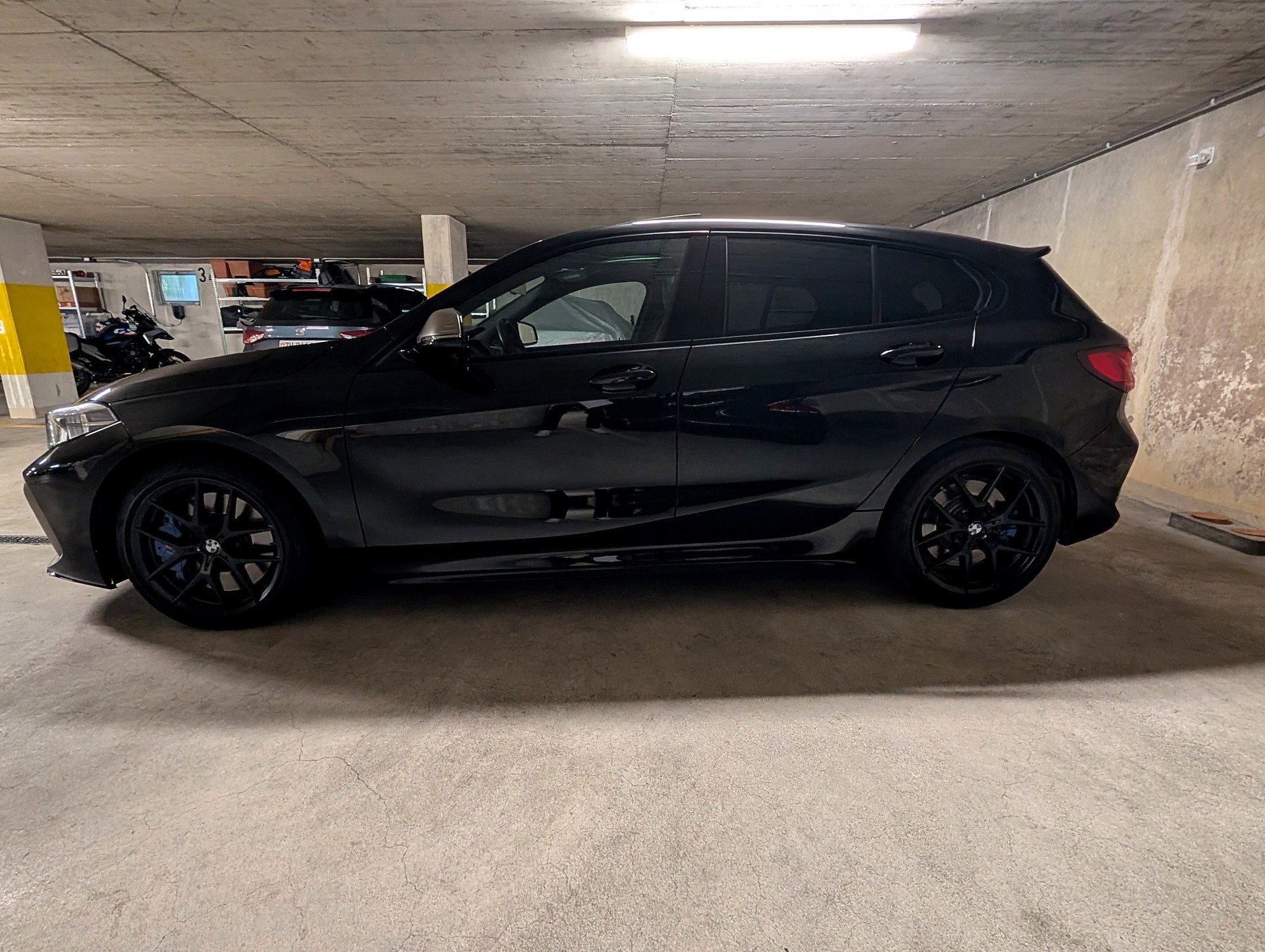 BMW M135i xDrive-image-5