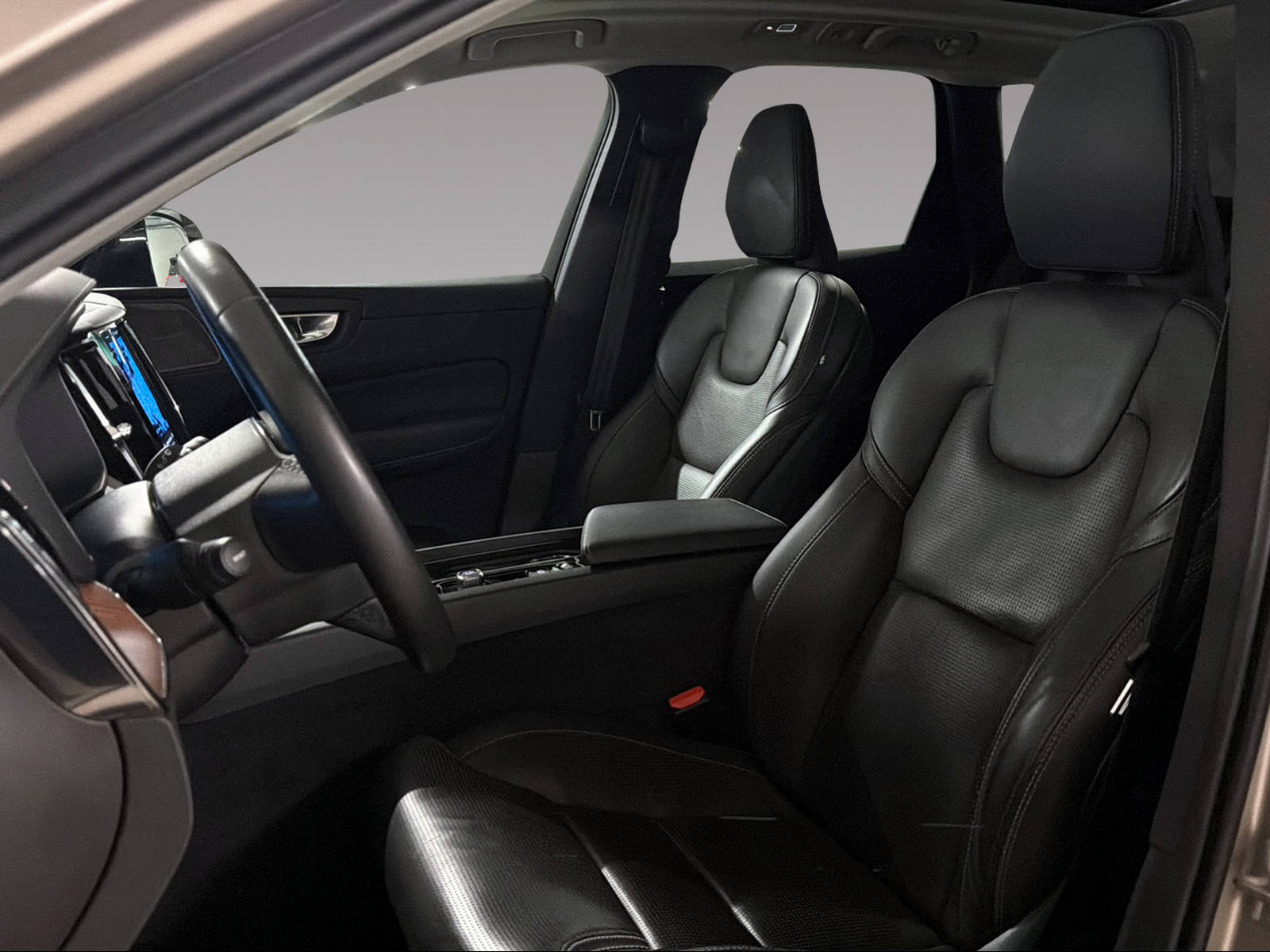VOLVO XC60 2.0 T6 TE Ultimate Dark eAWD-image-9