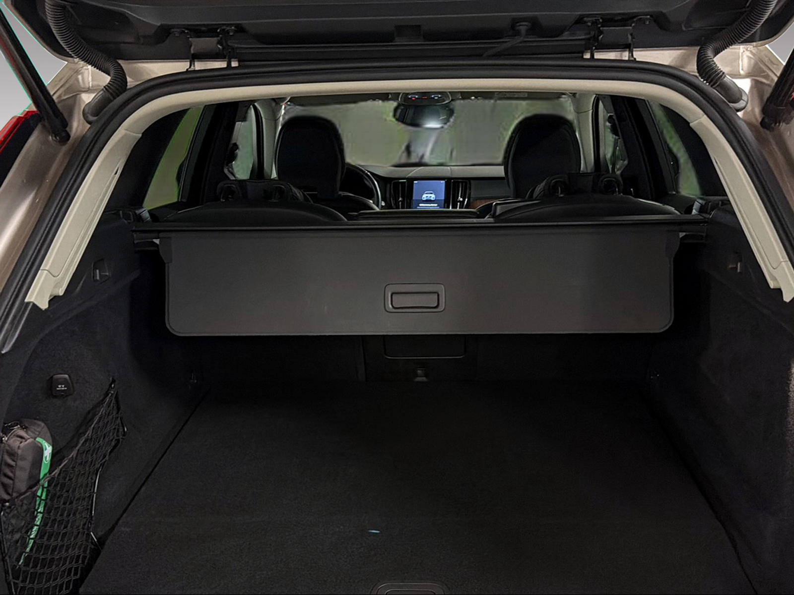 VOLVO XC60 2.0 T6 TE Ultimate Dark eAWD-image-5