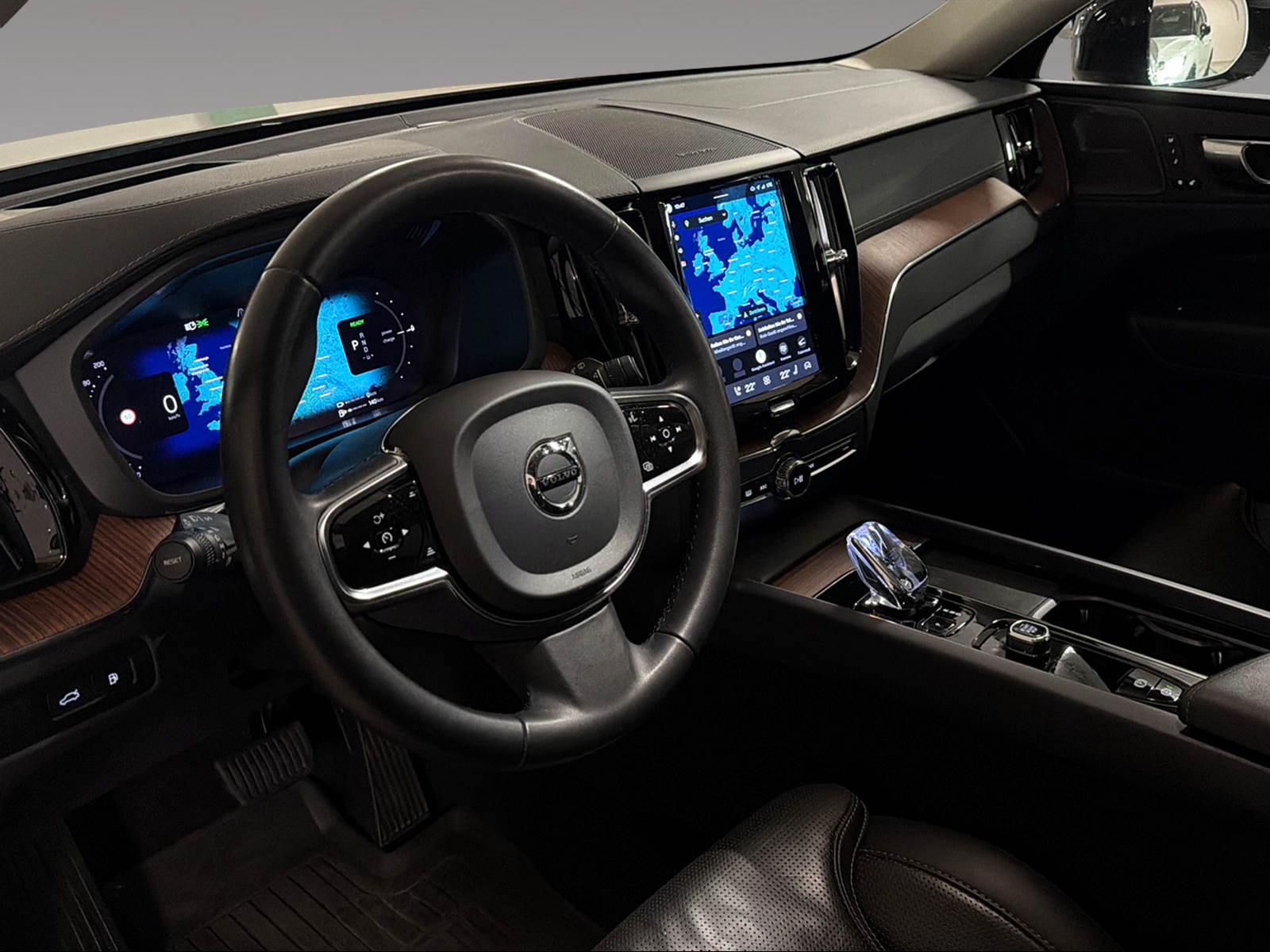 VOLVO XC60 2.0 T6 TE Ultimate Dark eAWD-image-11