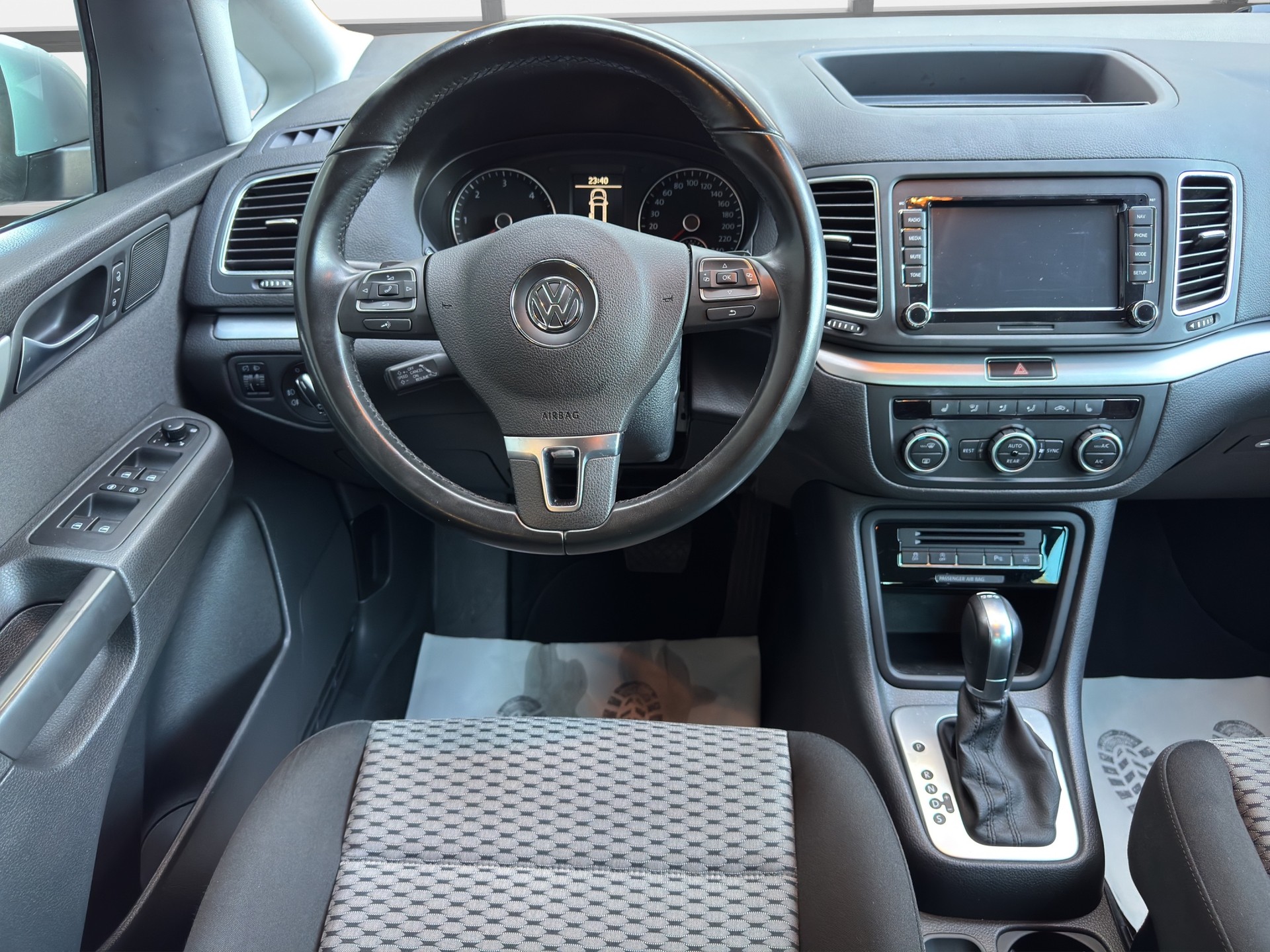 VW Sharan 2.0 TDI BlueMotion Technology Cup DSG-image-9
