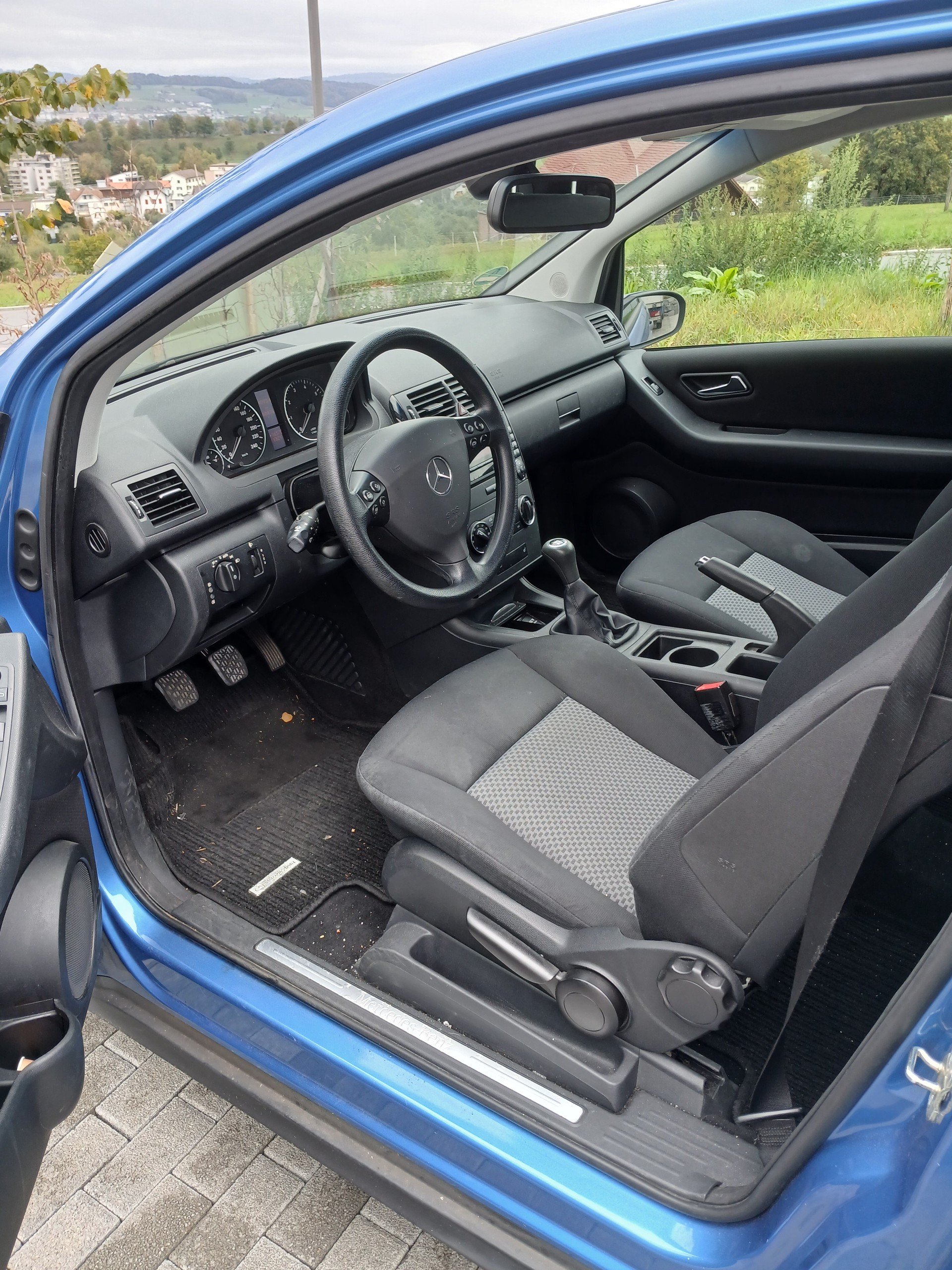 MERCEDES-BENZ A 150 Classic-image-3
