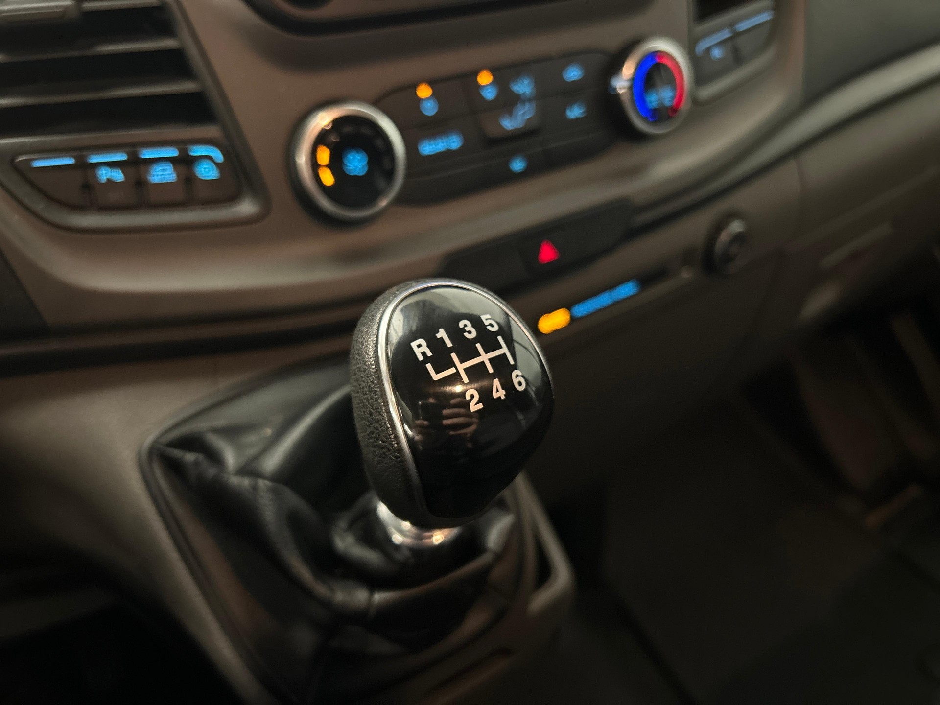 FORD Transit C Kombi 320 L1 2.0 TDCi 105 Trend-image-12