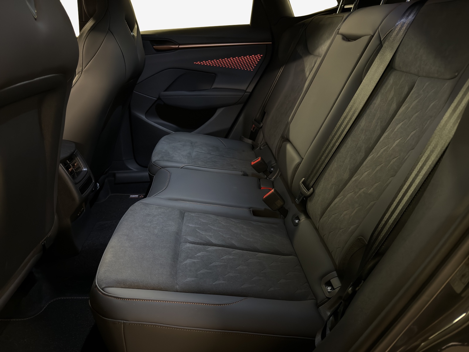 CUPRA Terramar 1.5 eTSI DSG-image-11