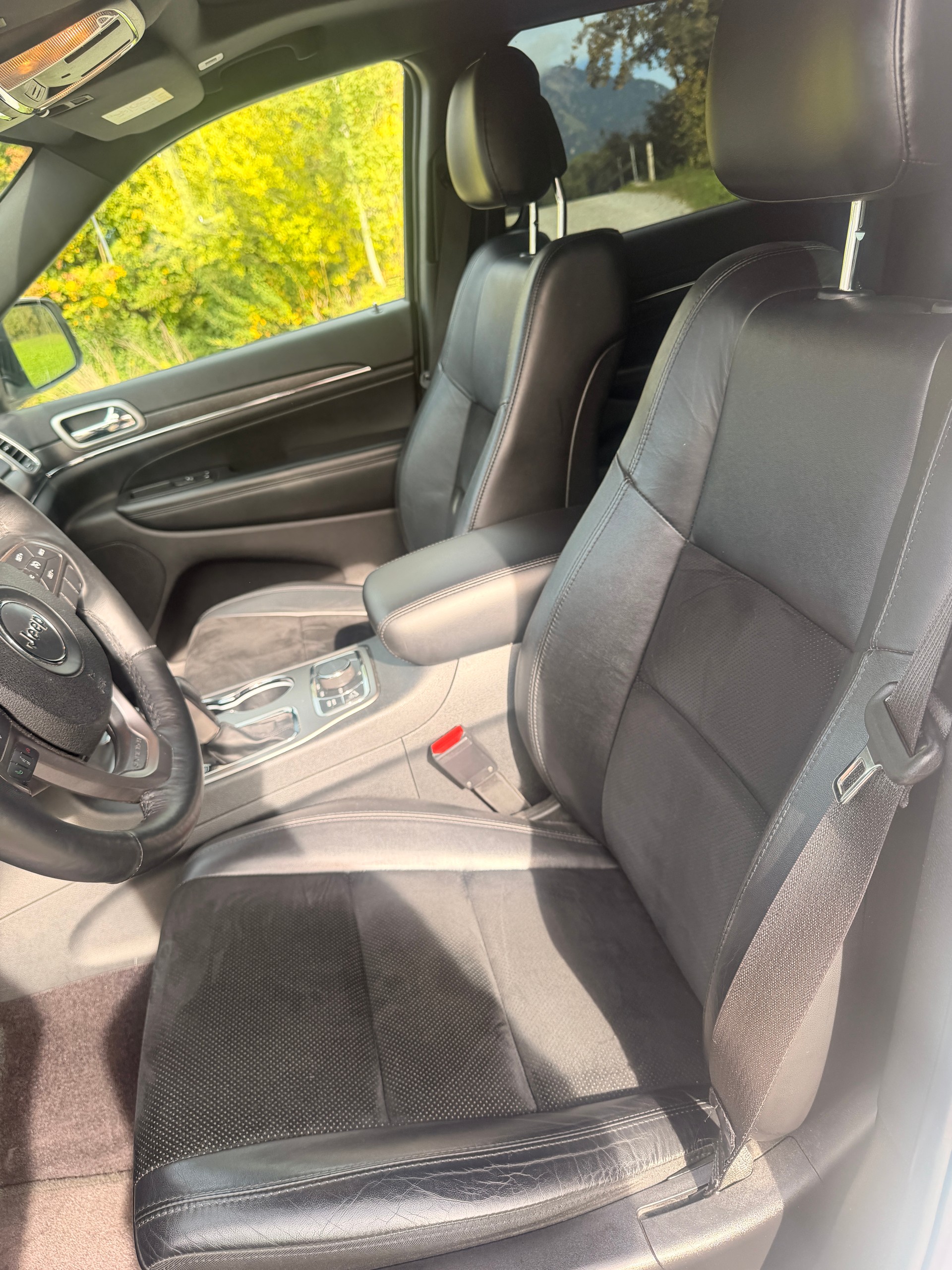 JEEP Grand Cherokee 3.0 CRD Night Eagle Automatic-image-6