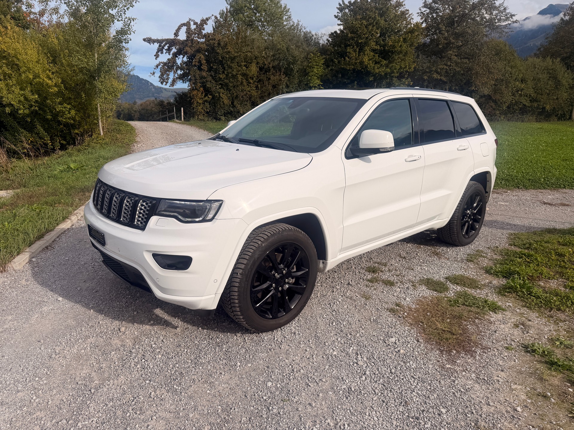 JEEP Grand Cherokee 3.0 CRD Night Eagle Automatic-image-0