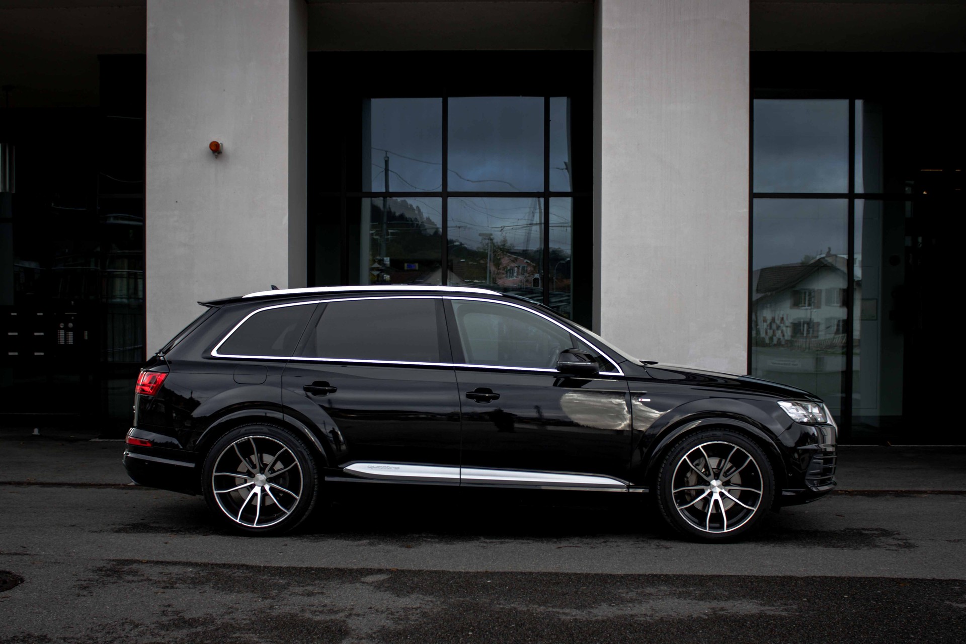 AUDI Q7 3.0 TDI S Line 7 Sitze quattro tiptronic-image-5