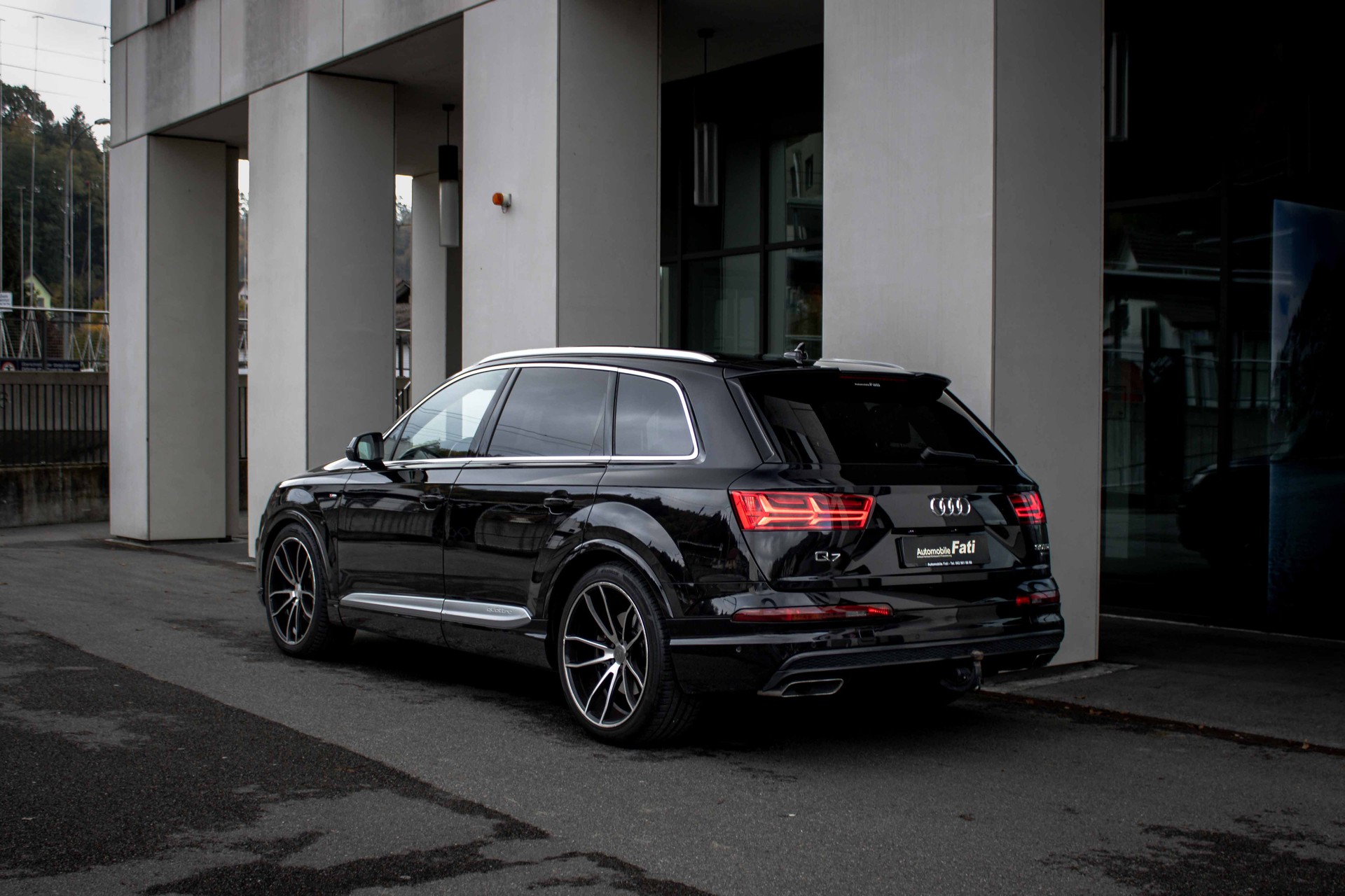 AUDI Q7 3.0 TDI S Line 7 Sitze quattro tiptronic-image-1