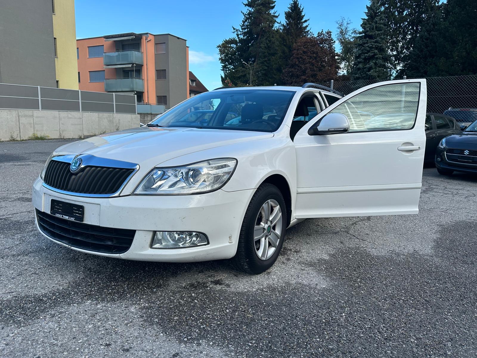 SKODA Octavia Combi 2.0 TDI AllDrive 4x4-image-3
