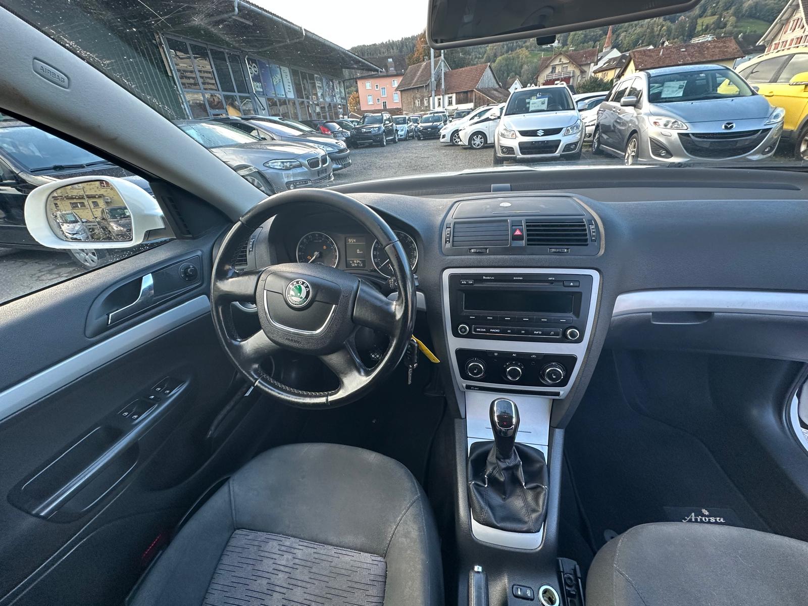 SKODA Octavia Combi 2.0 TDI AllDrive 4x4-image-7