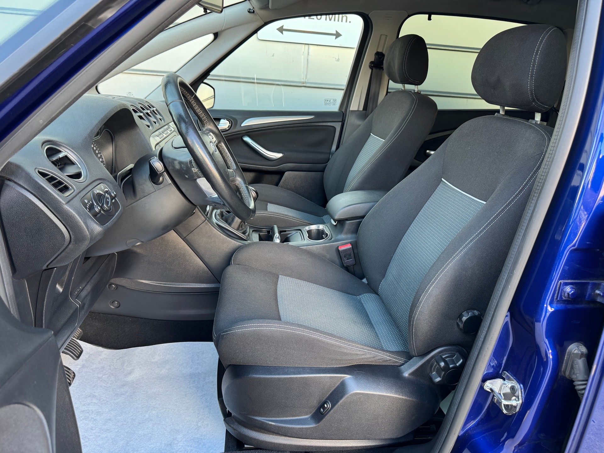 FORD S-Max 2.0 TDCi Titanium-image-4