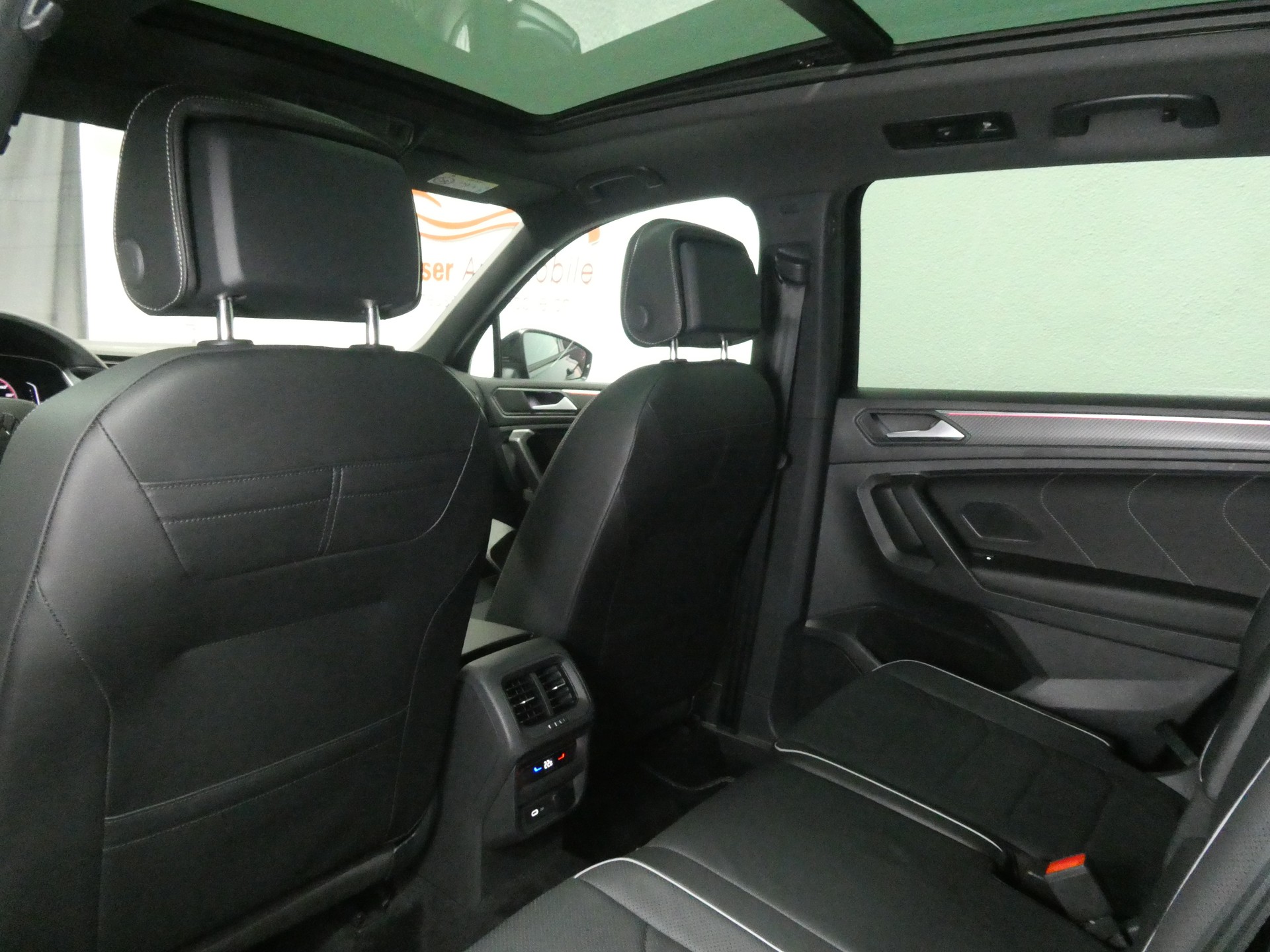 VW Tiguan Allspace 2.0TSI R-Line 4Motion DSG - Black Style - Panorama - Leder - Harman/Kardon - IQ Light - 360° Kamera - 245 PS-image-10