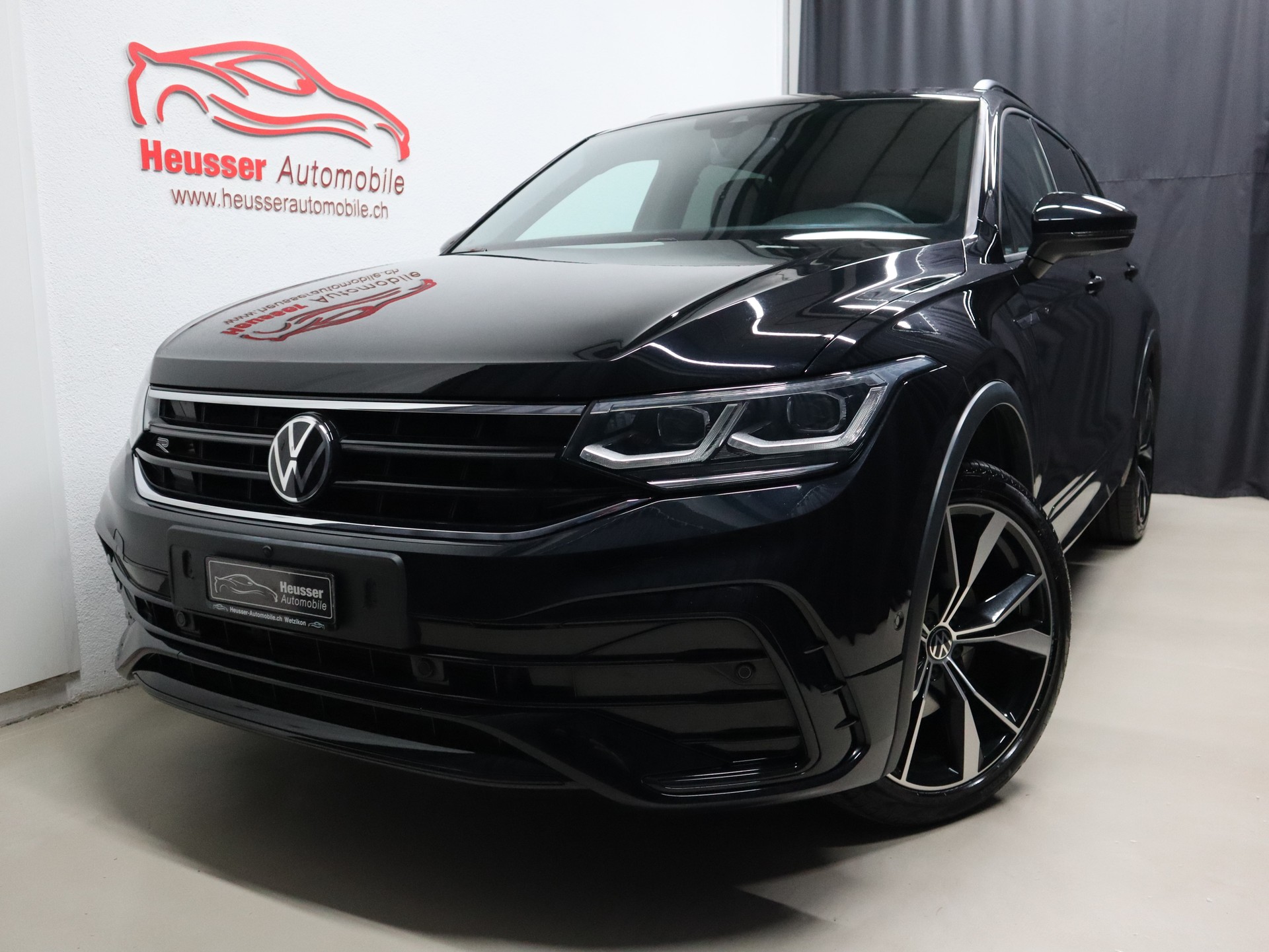 VW Tiguan Allspace 2.0TSI R-Line 4Motion DSG - Black Style - Panorama - Leder - Harman/Kardon - IQ Light - 360° Kamera - 245 PS-image-0