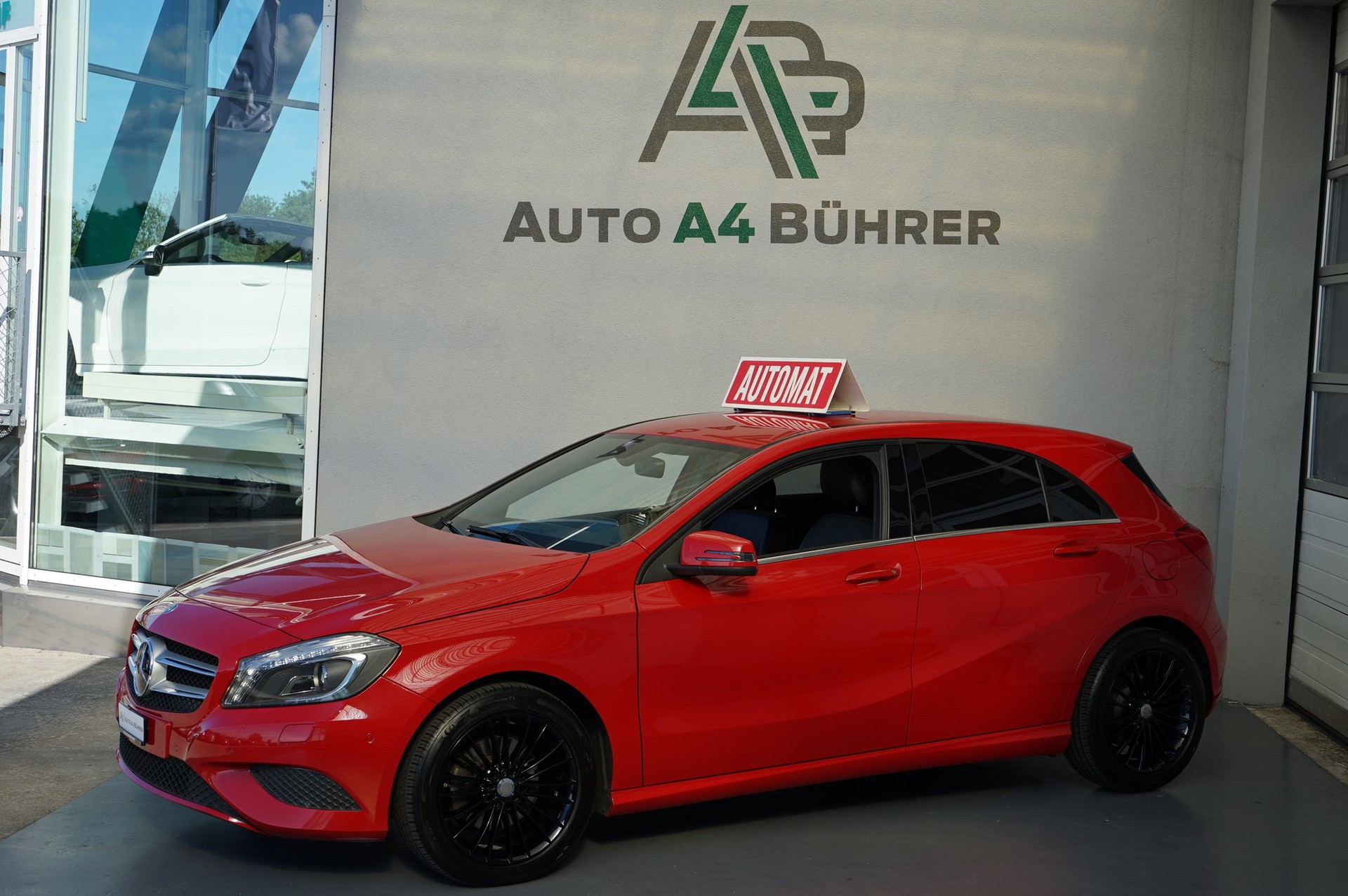 MERCEDES-BENZ A 200 Urban Automat mit Leder-image-2