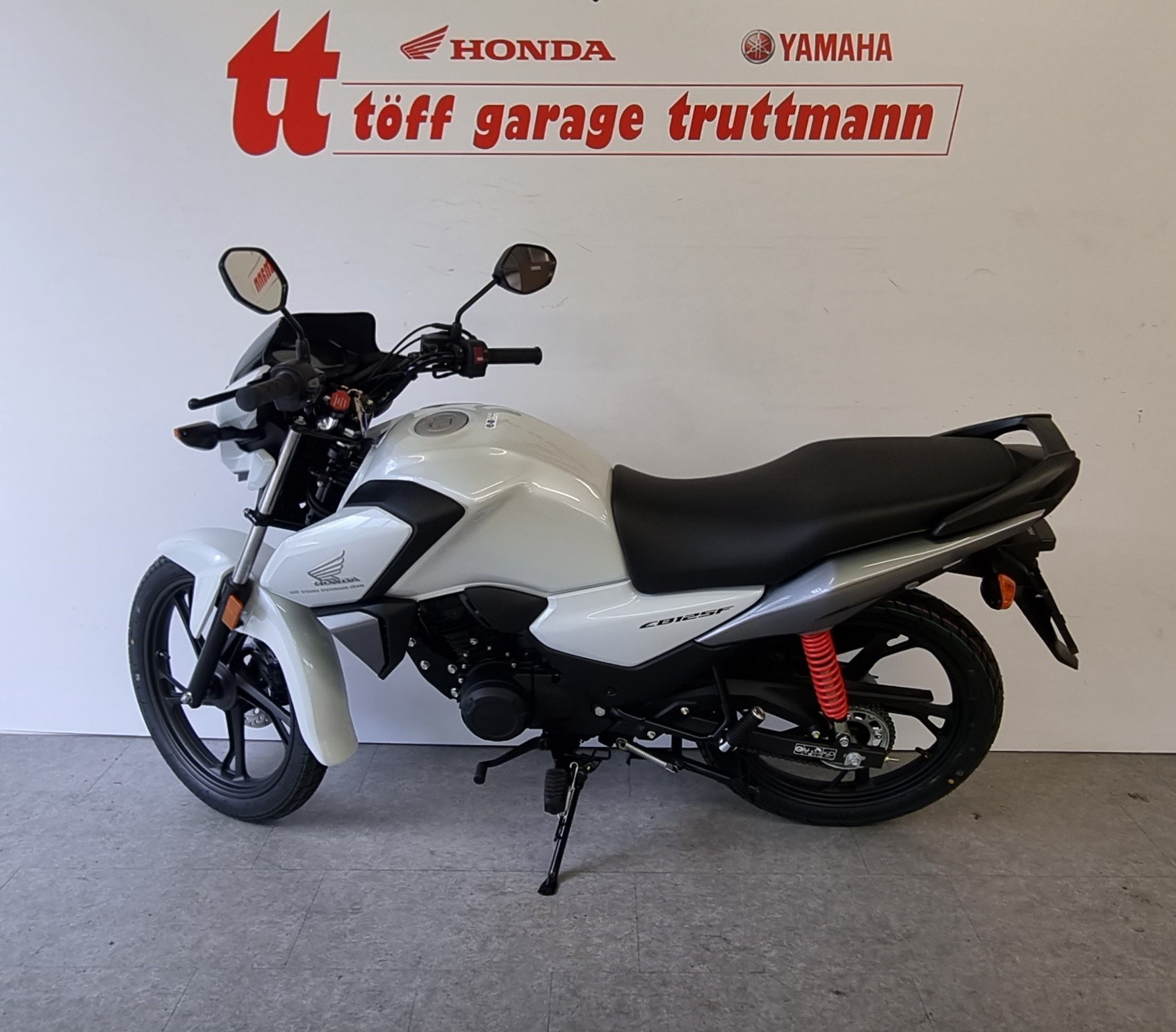 HONDA CBF 125 M-showroom-element-1