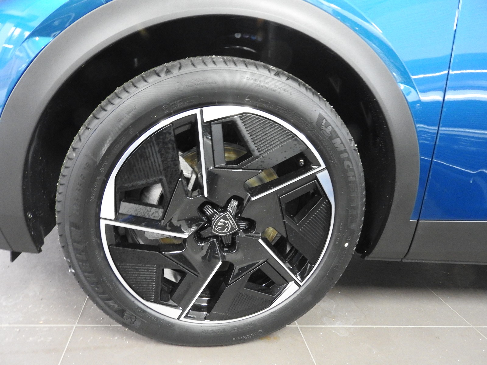 PEUGEOT 408 1.6 PHEV 225 GT-image-6