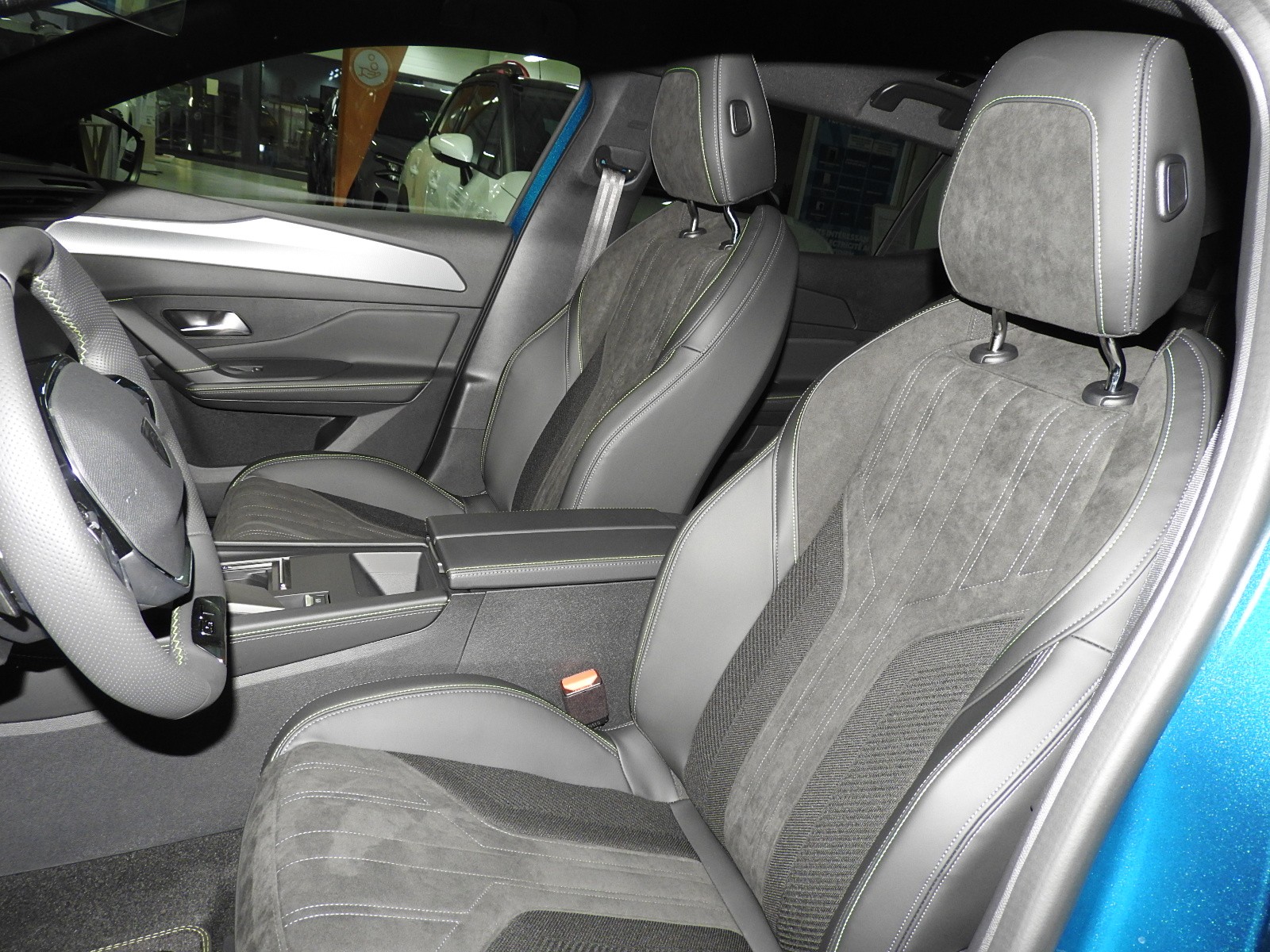 PEUGEOT 408 1.6 PHEV 225 GT-image-7