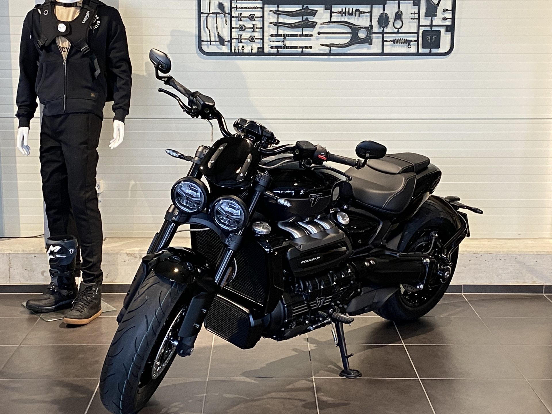 TRIUMPH Rocket 3 Storm R (4.49 % Power Leasing - Gültig bis 31.06.2026)-showroom-element-1
