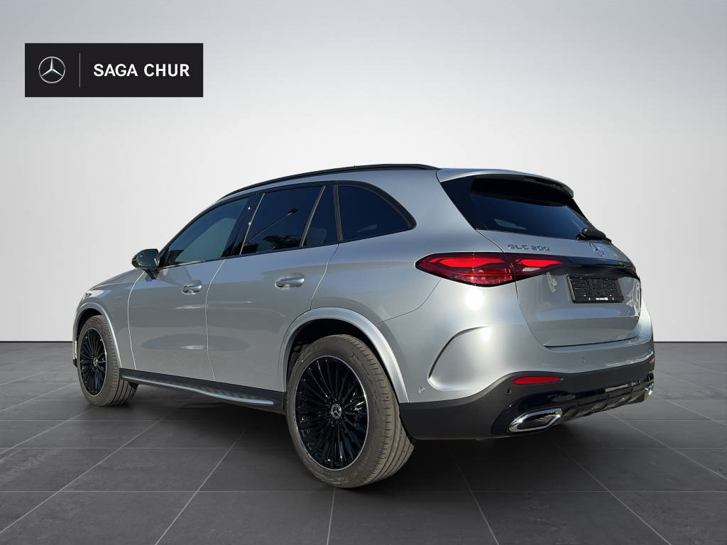 MERCEDES-BENZ GLC 200 AMG Line 4matic-image-3