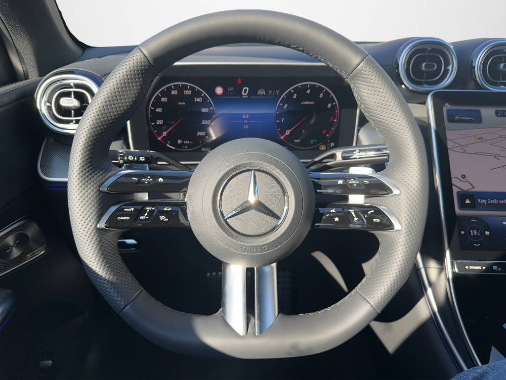 MERCEDES-BENZ GLC 200 AMG Line 4matic-image-9