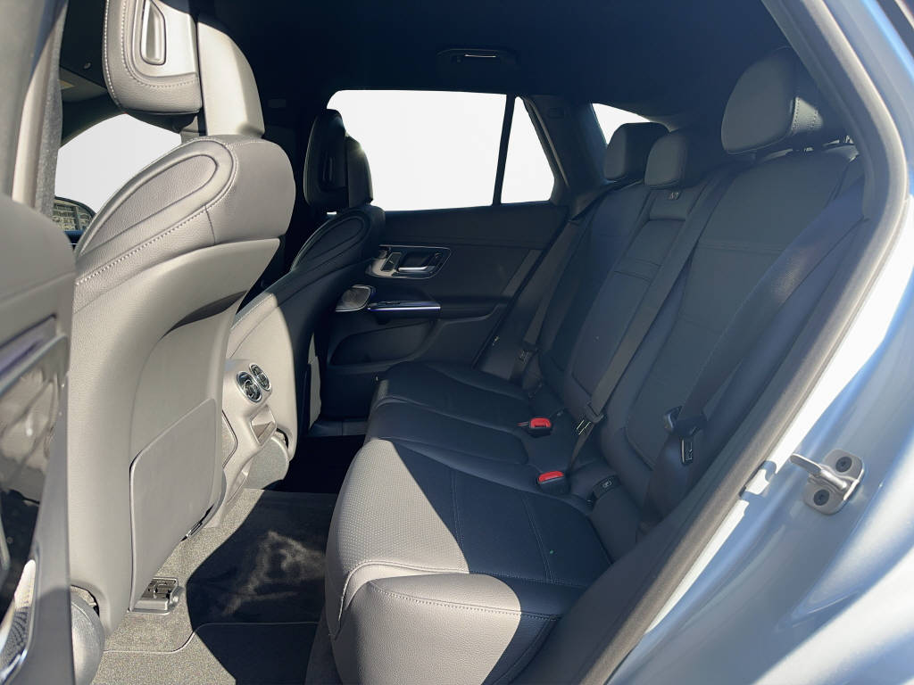 MERCEDES-BENZ GLC 200 AMG Line 4matic-image-11
