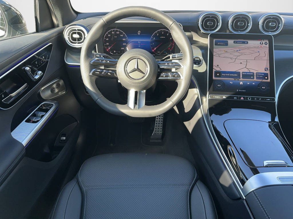 MERCEDES-BENZ GLC 200 AMG Line 4matic-image-8