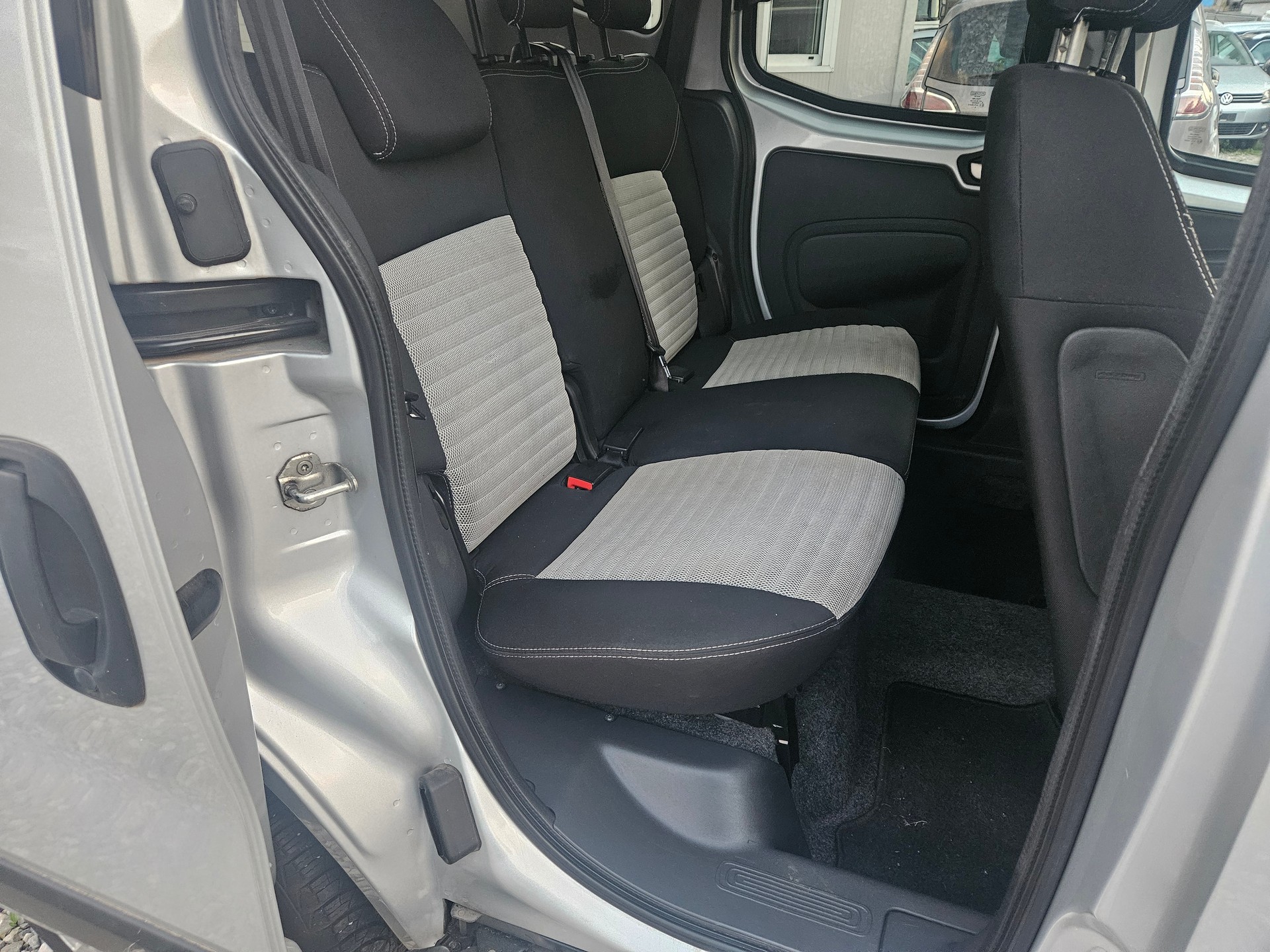 FIAT Qubo 1.3 JTD Trekking-image-9