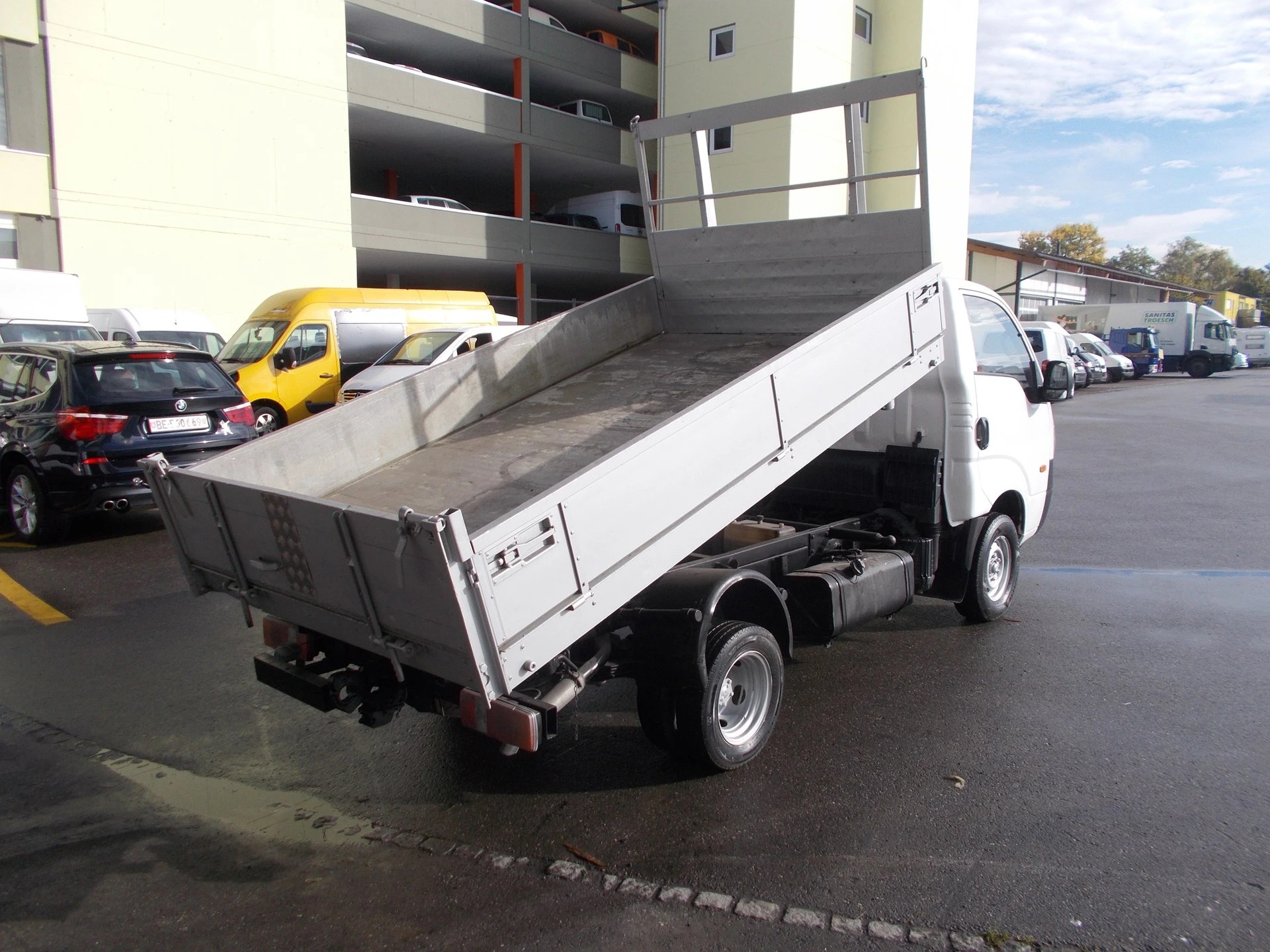 KIA K2500 TCi KIPPBRÜCKE-showroom-element-3