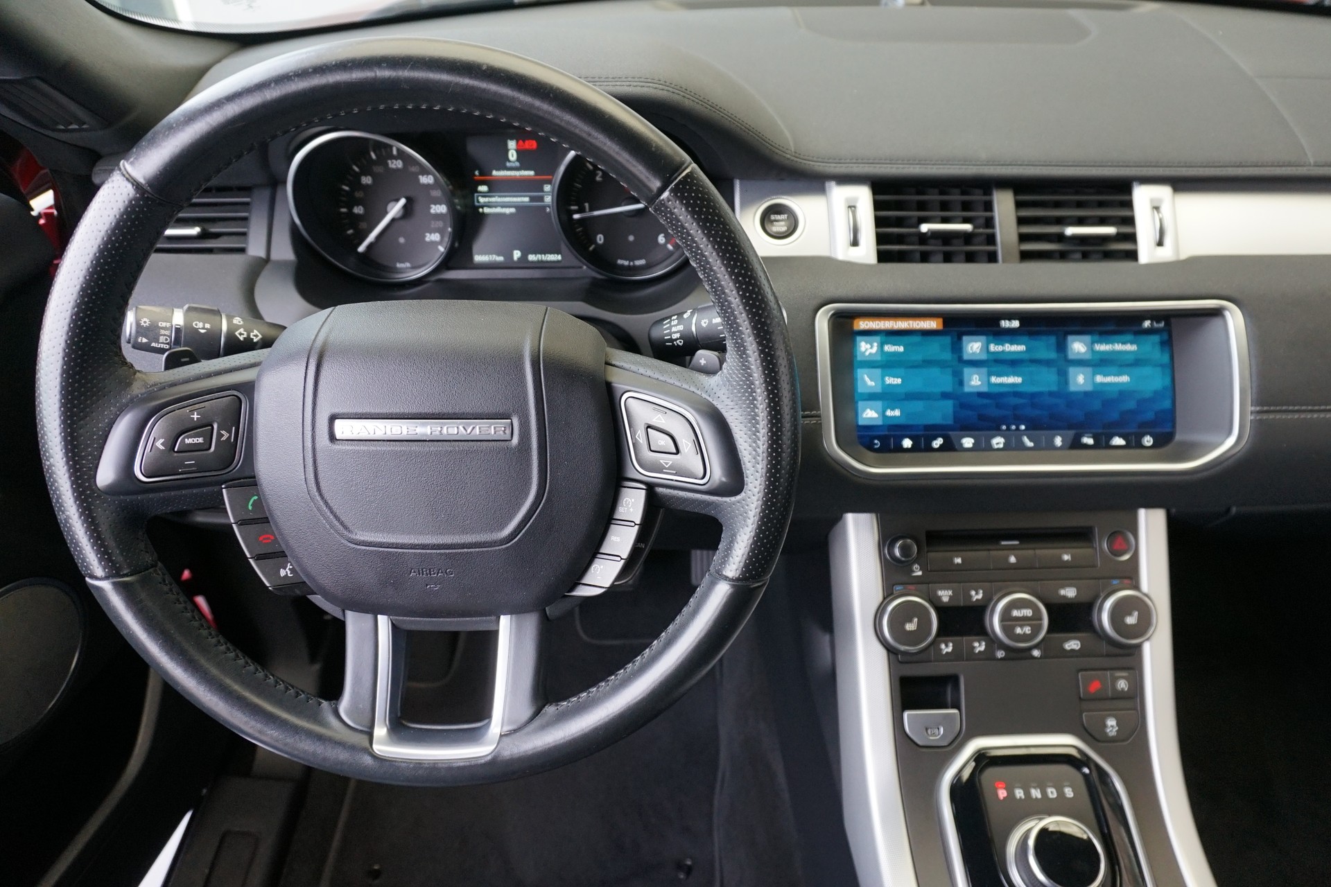 LAND ROVER Evoque 2.0TD4 SE Dynamic Convertible 4WD mit neuer AHK für 1,5t.-image-22
