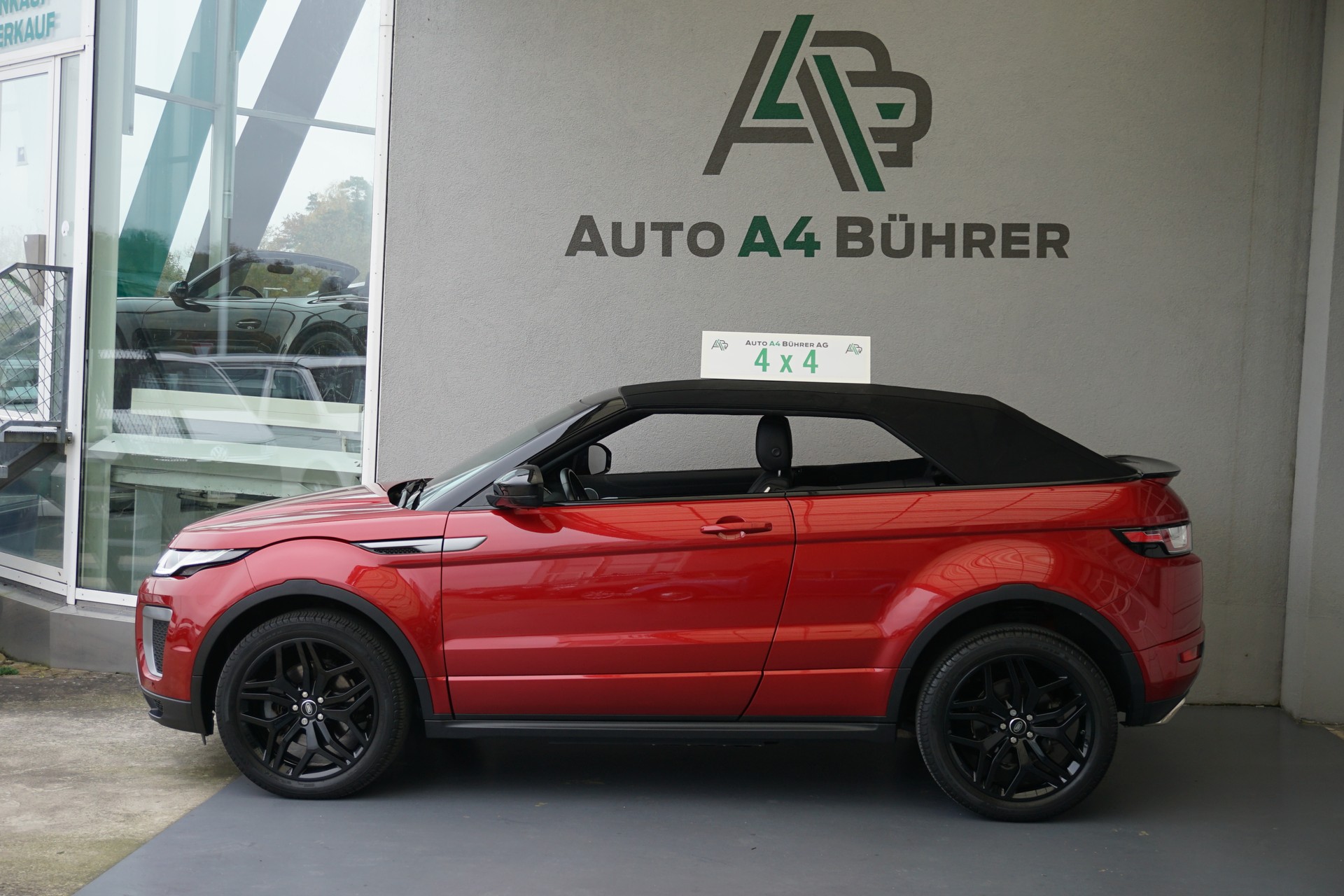 LAND ROVER Evoque 2.0TD4 SE Dynamic Convertible 4WD mit neuer AHK für 1,5t.