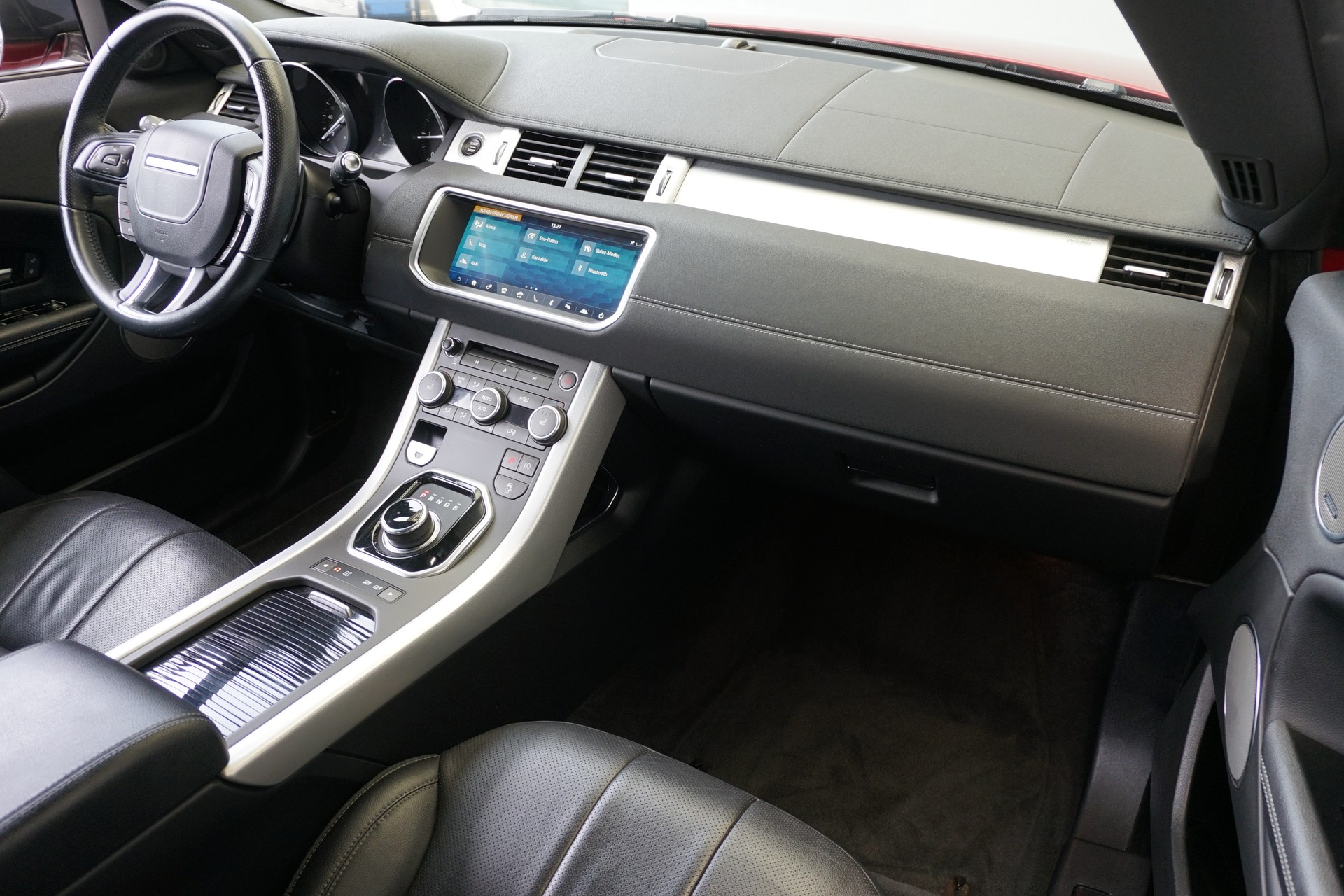 LAND ROVER Evoque 2.0TD4 SE Dynamic Convertible 4WD mit neuer AHK für 1,5t.-image-26