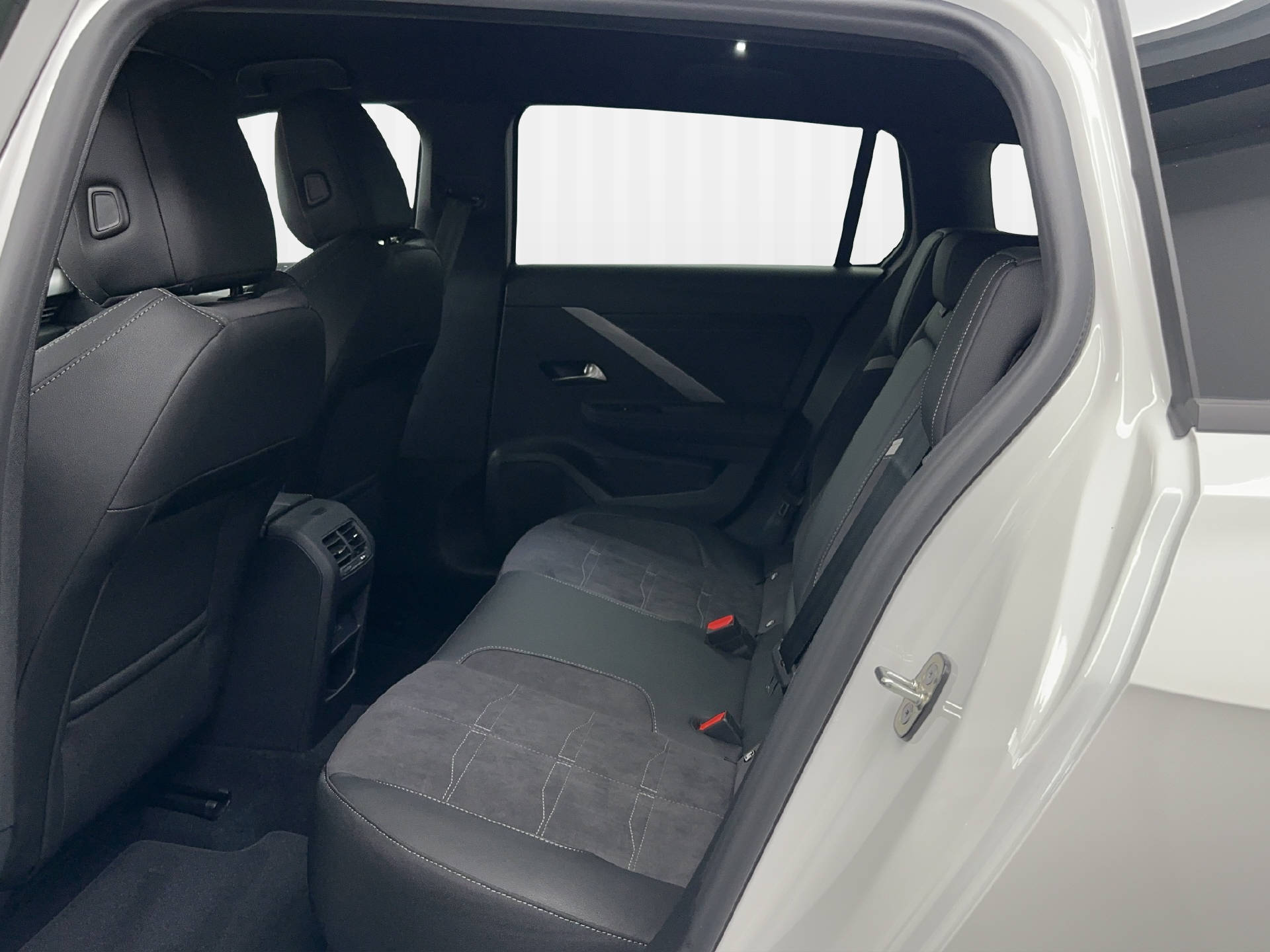 OPEL Astra Sports Tourer Swiss Plus Electric-image-10