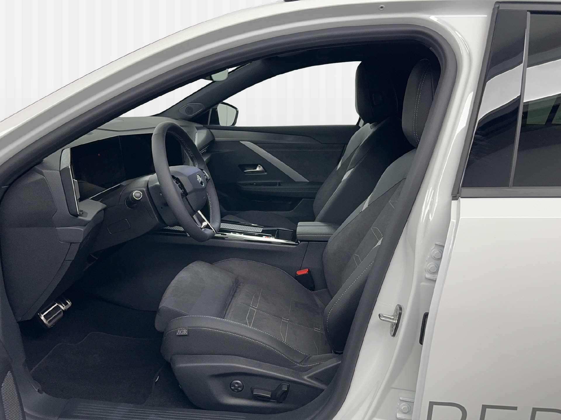 OPEL Astra Sports Tourer Swiss Plus Electric-image-5