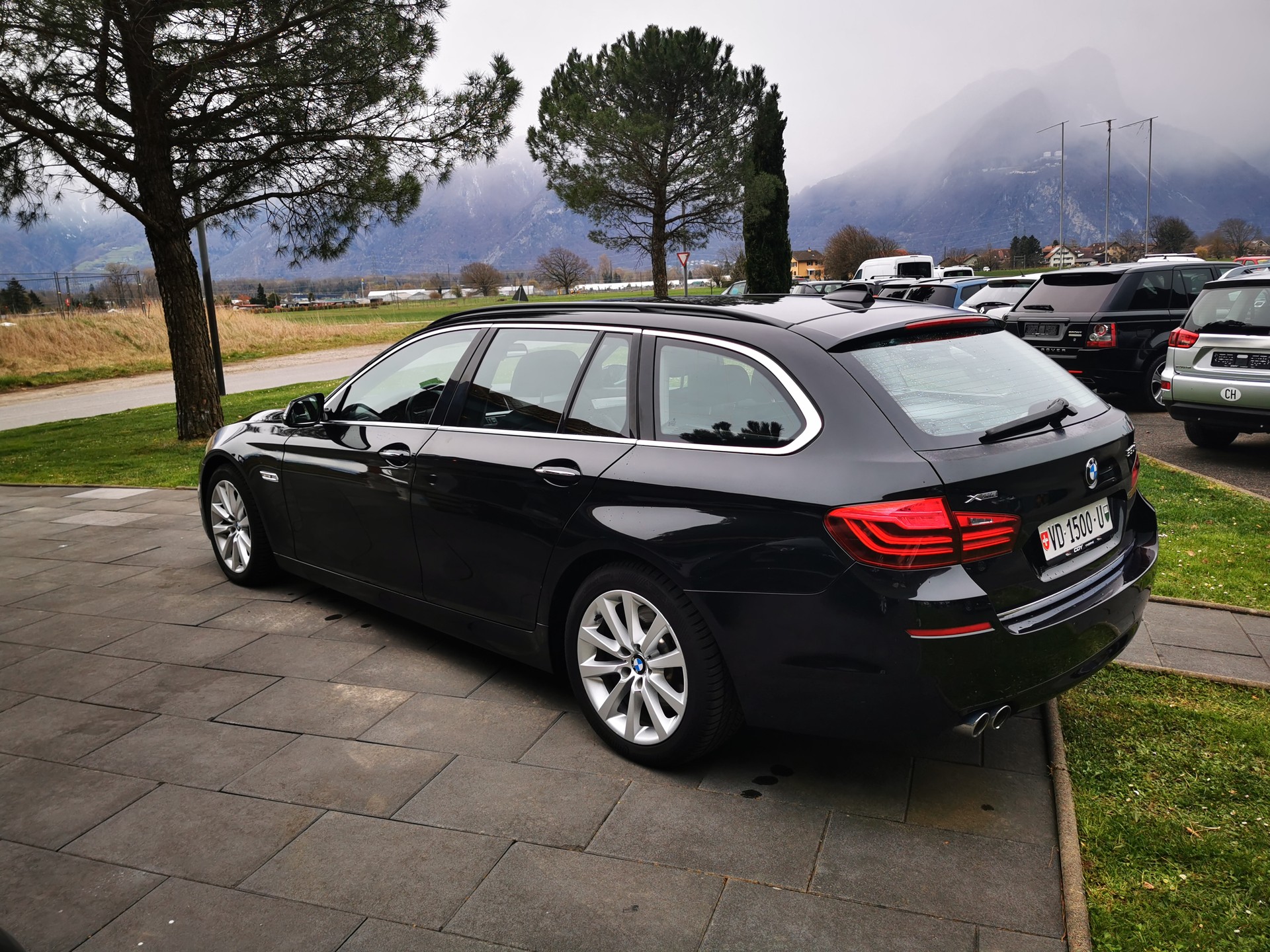 BMW 530d Touring xDrive Luxury Line Steptronic-image-8