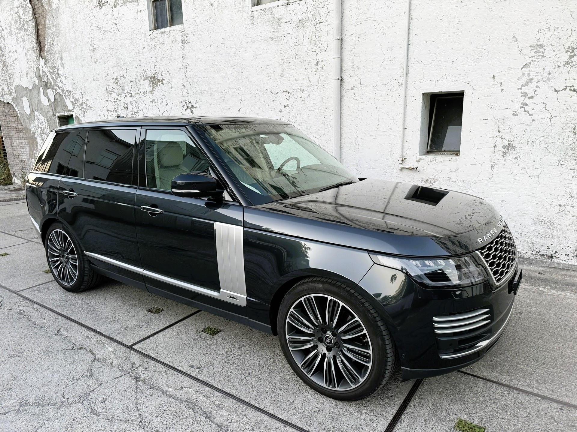 LAND ROVER Range Rover LWB 5.0 V8 S/C AB Automatic-image-7