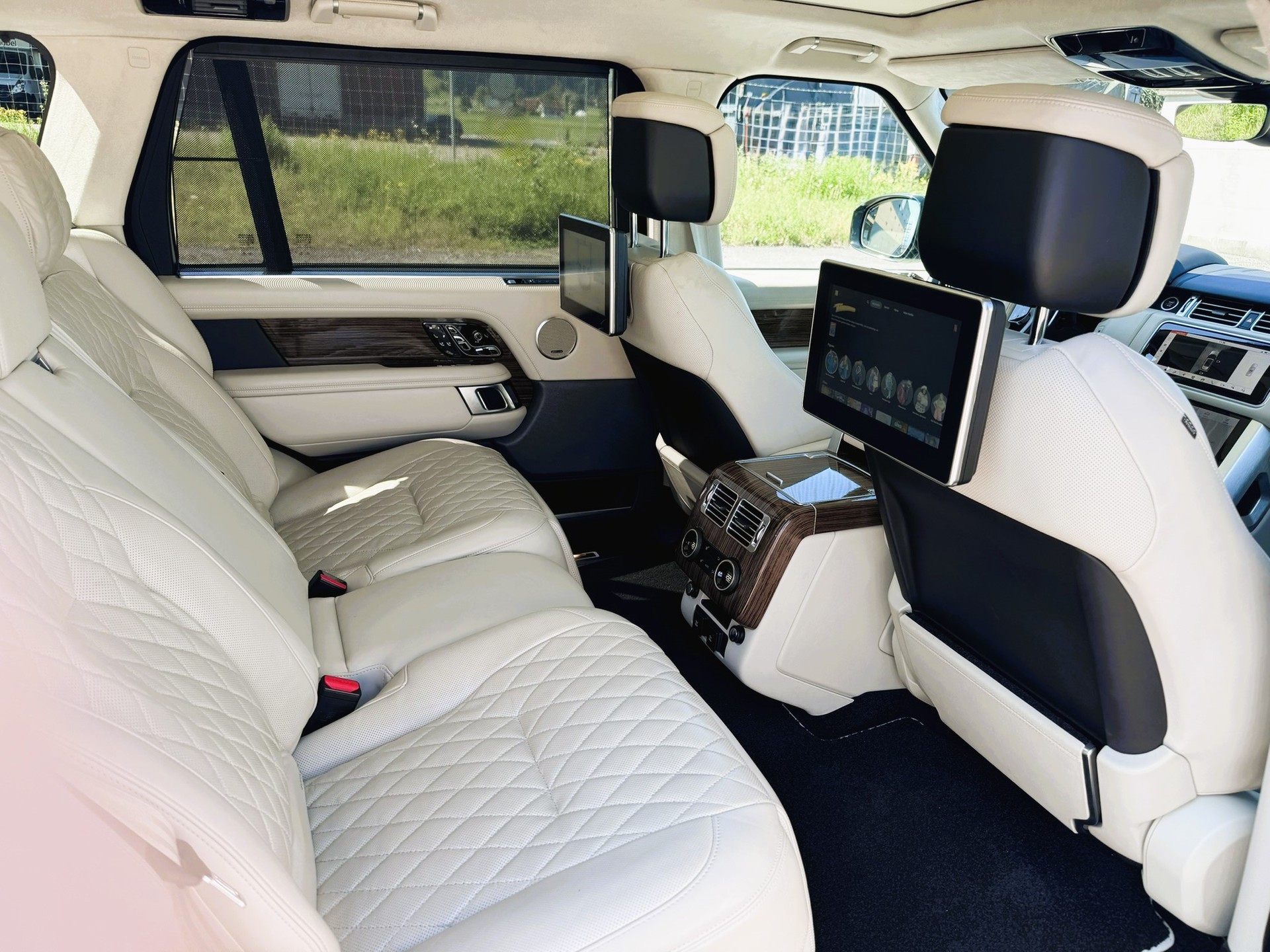 LAND ROVER Range Rover LWB 5.0 V8 S/C AB Automatic-image-21