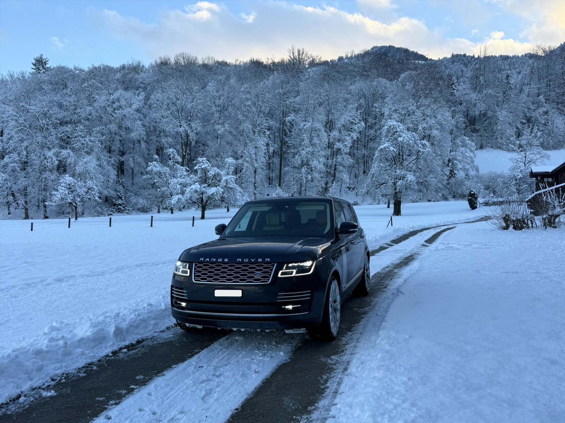 LAND ROVER Range Rover LWB 5.0 V8 S/C AB Automatic