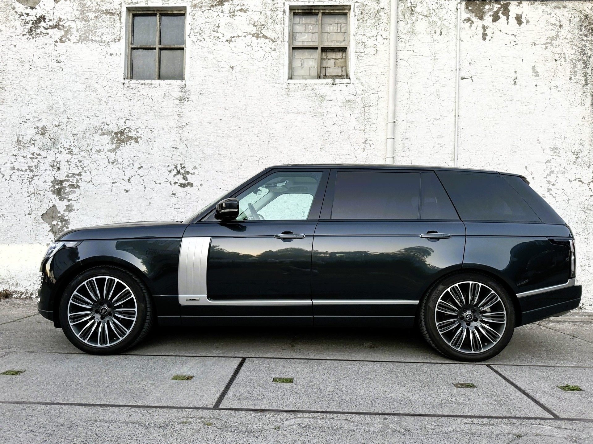 LAND ROVER Range Rover LWB 5.0 V8 S/C AB Automatic-image-3