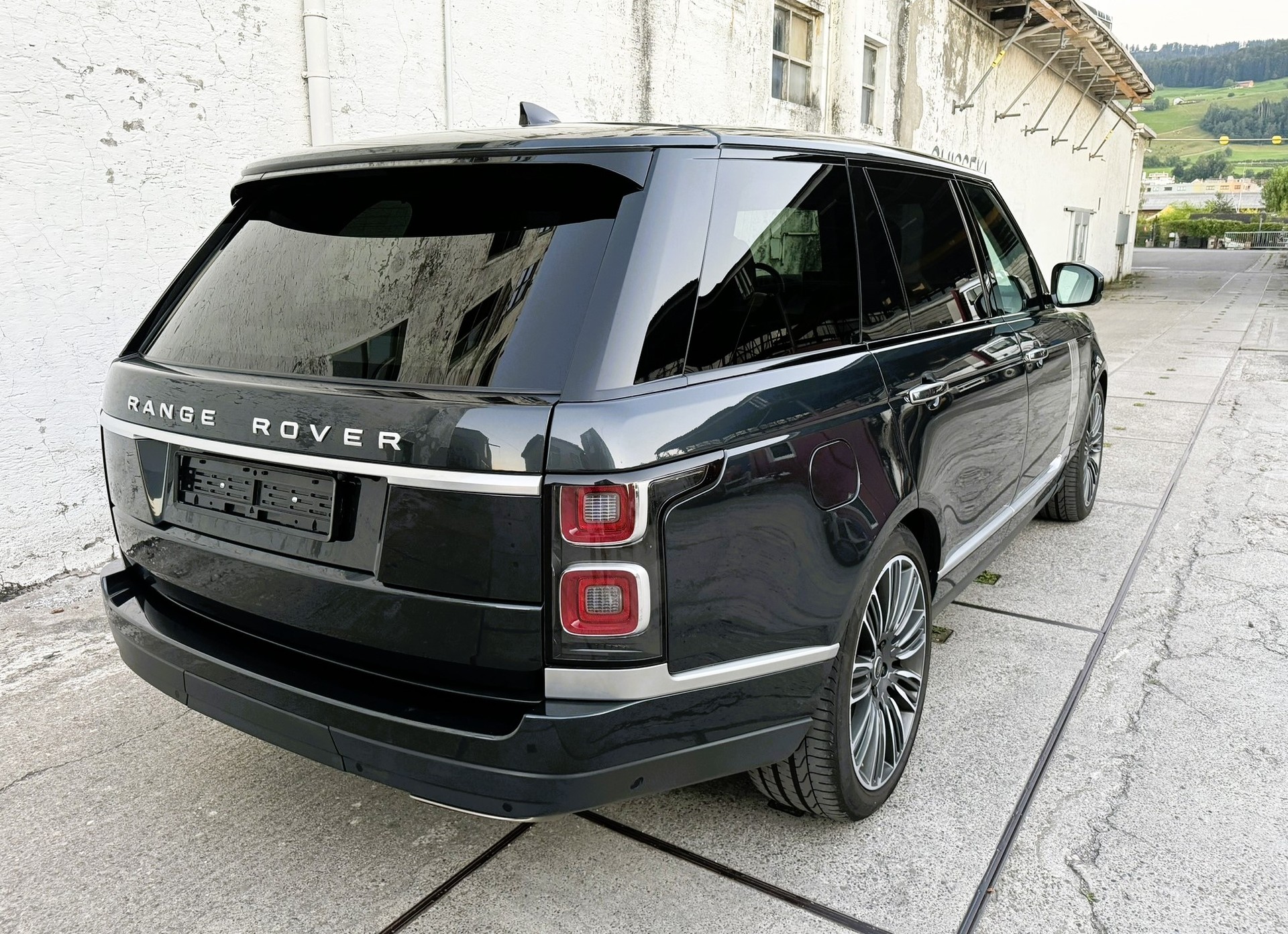 LAND ROVER Range Rover LWB 5.0 V8 S/C AB Automatic-image-5